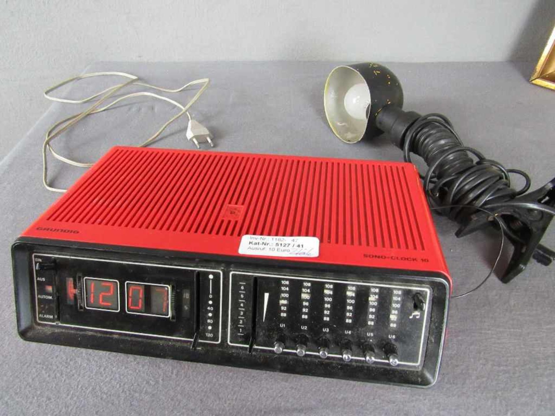 Radiowecker, Grundig, 70er Jahre und Klemmleuchte 70er Jahre- - -20.00 % buyer's premium on the - Bild 2 aus 2