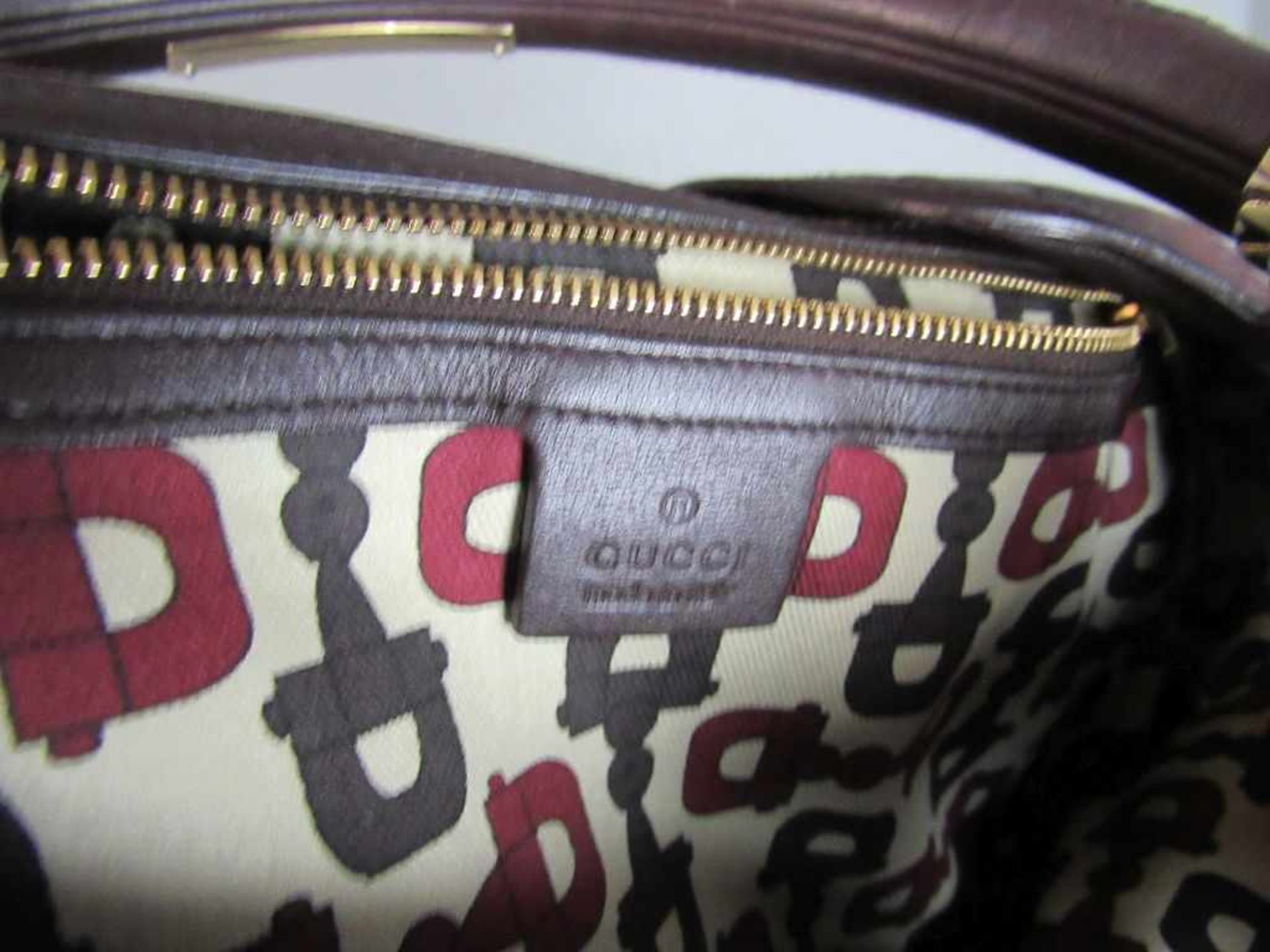 Handtasche Gucci geprägtes Leder ca.48x50cm- - -20.00 % buyer's premium on the hammer price19.00 % - Image 3 of 6
