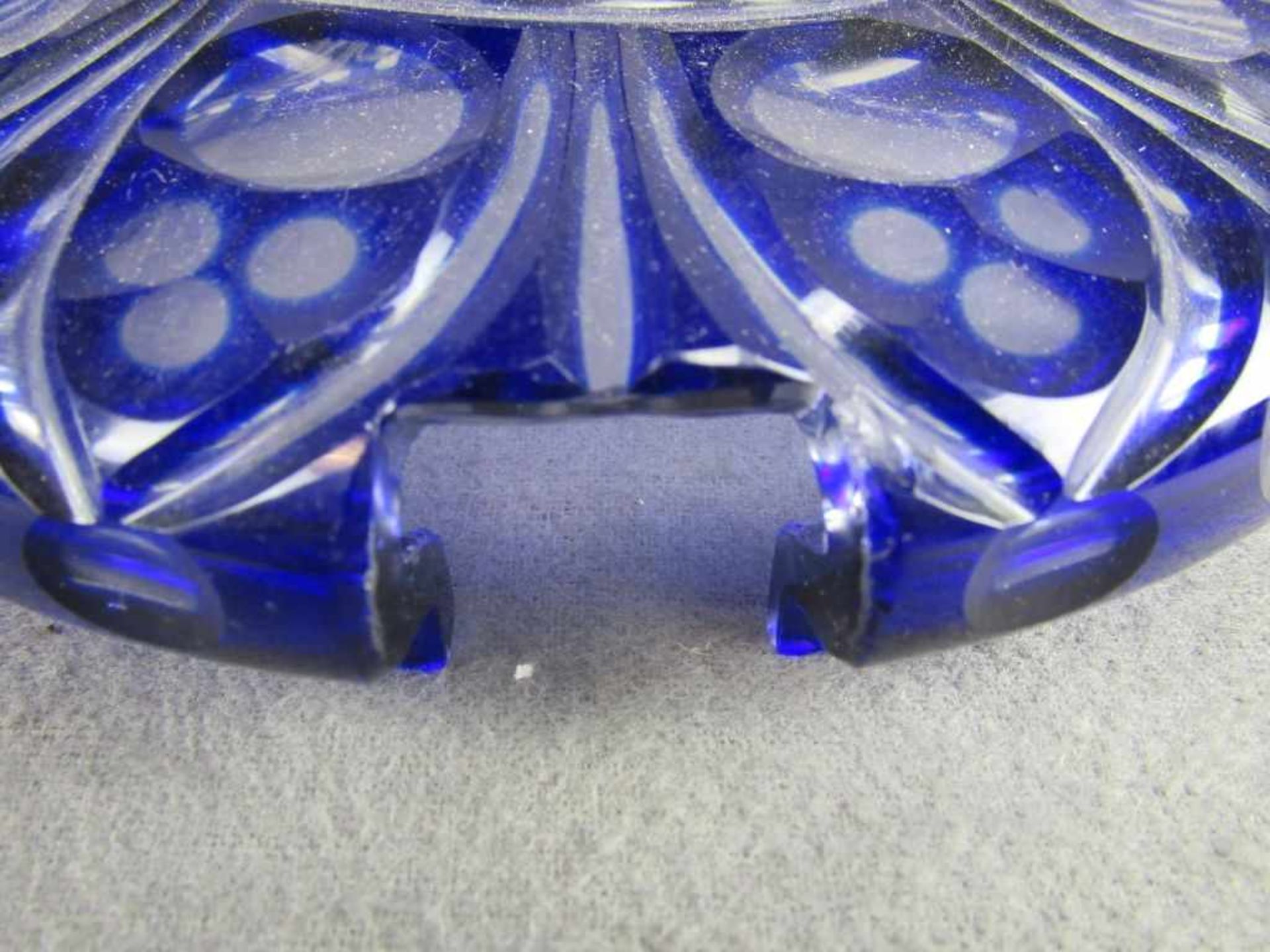 Große Bleiglasbowle blauklar ca.31cm hoch minimal gechipt- - -20.00 % buyer's premium on the - Bild 4 aus 5