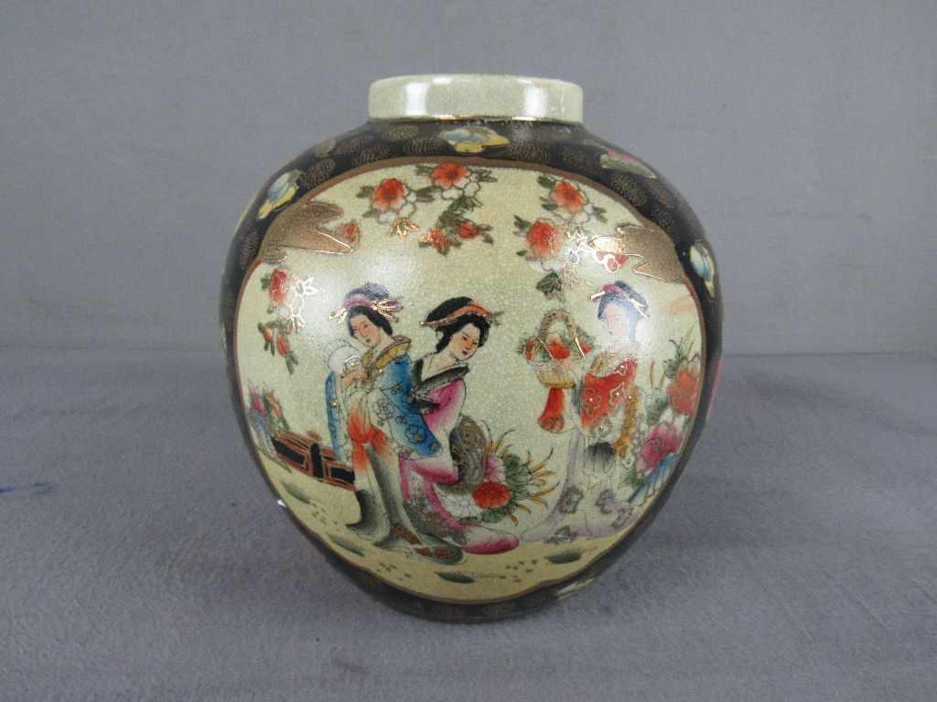 Asiatische Bauchvase wohl Japan unterseits Restmarkung Höhe ca.26cm- - -20.00 % buyer's premium on - Bild 2 aus 5