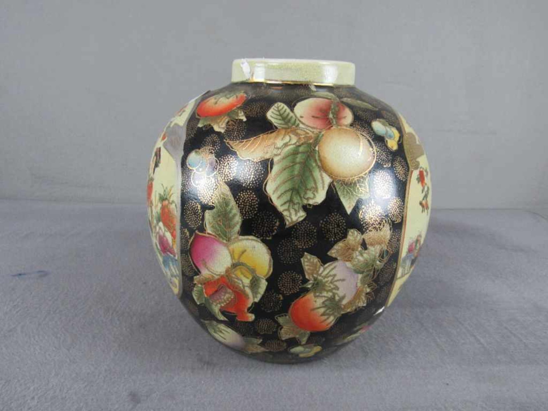 Asiatische Bauchvase wohl Japan unterseits Restmarkung Höhe ca.26cm- - -20.00 % buyer's premium on - Bild 3 aus 5