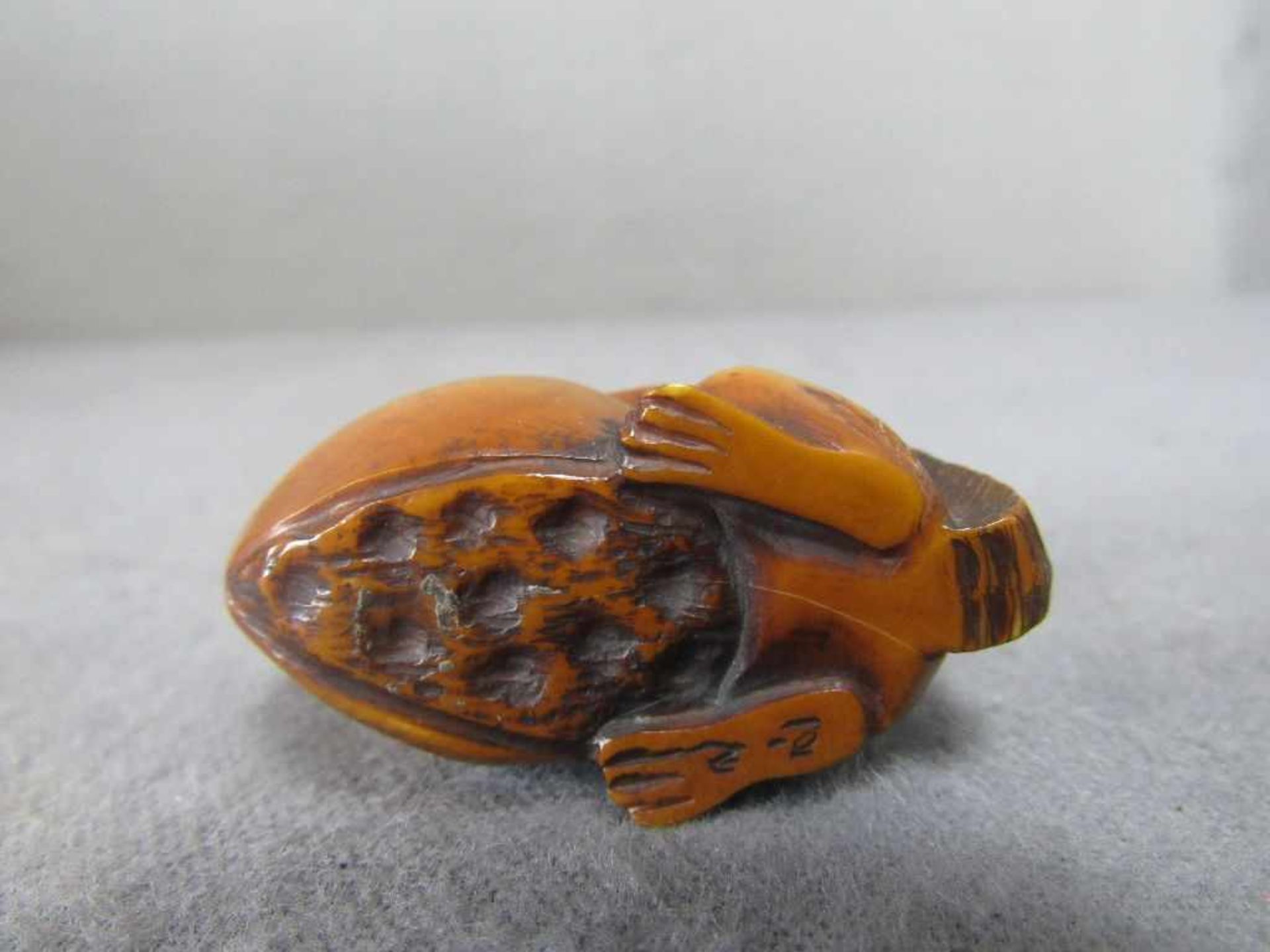 Netsuke geschnizt- - -20.00 % buyer's premium on the hammer price19.00 % VAT on buyer's premium - Bild 3 aus 3