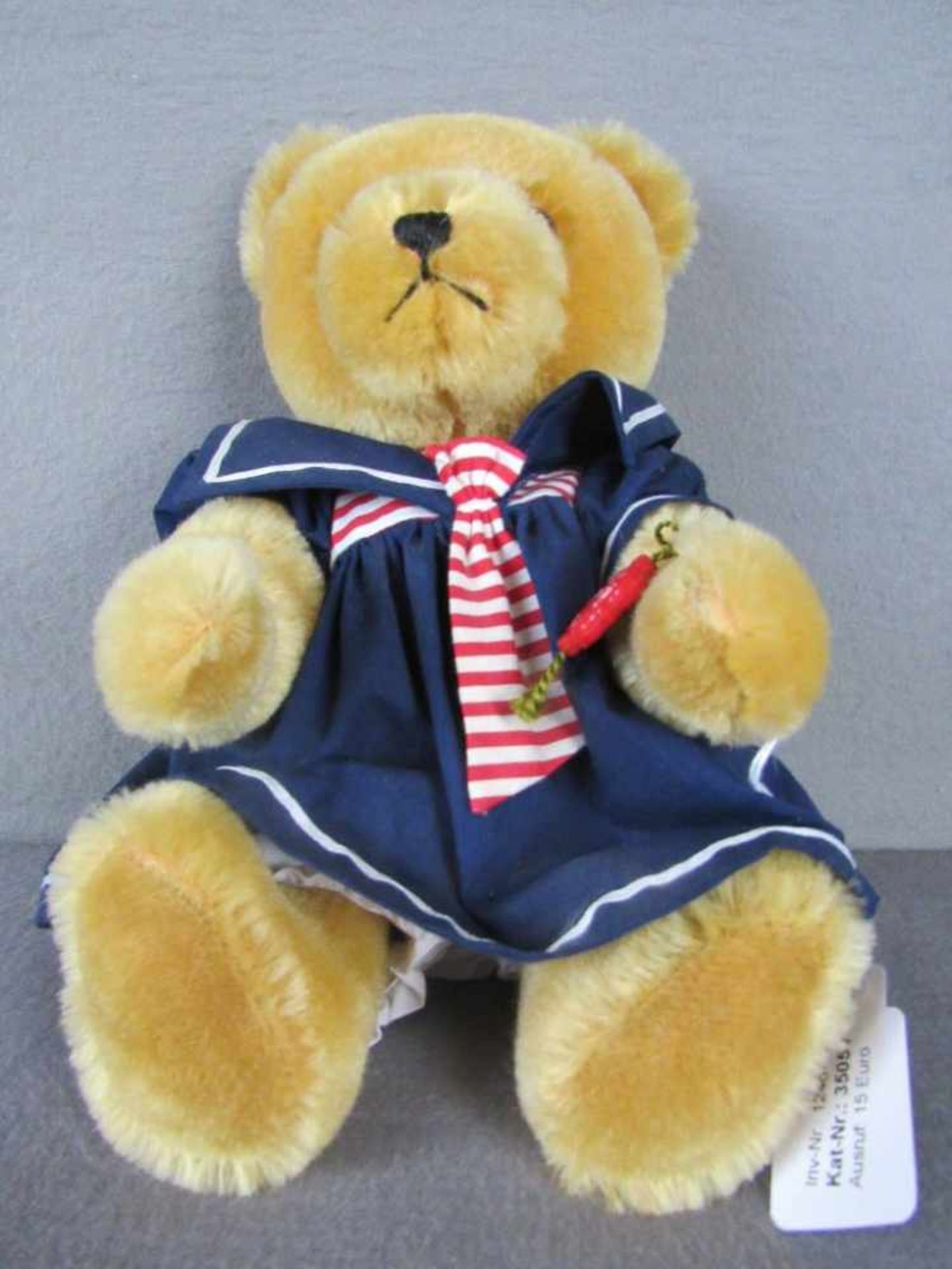 Hermann Teddy original unbespieltes Vitrinenstück Höhe:34cm- - -20.00 % buyer's premium on the