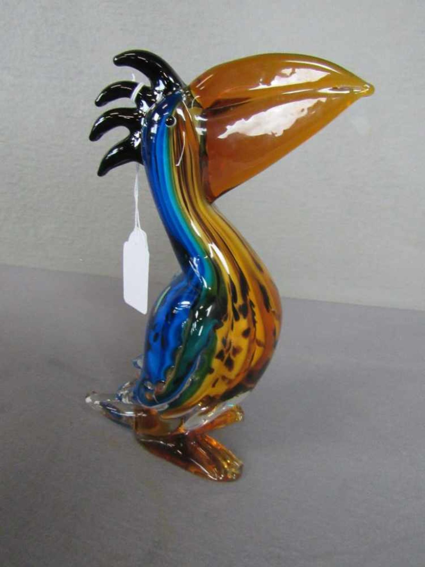 Glasskulptur Pelikan farbenfroh evtl Murano 26cm hoch- - -20.00 % buyer's premium on the hammer