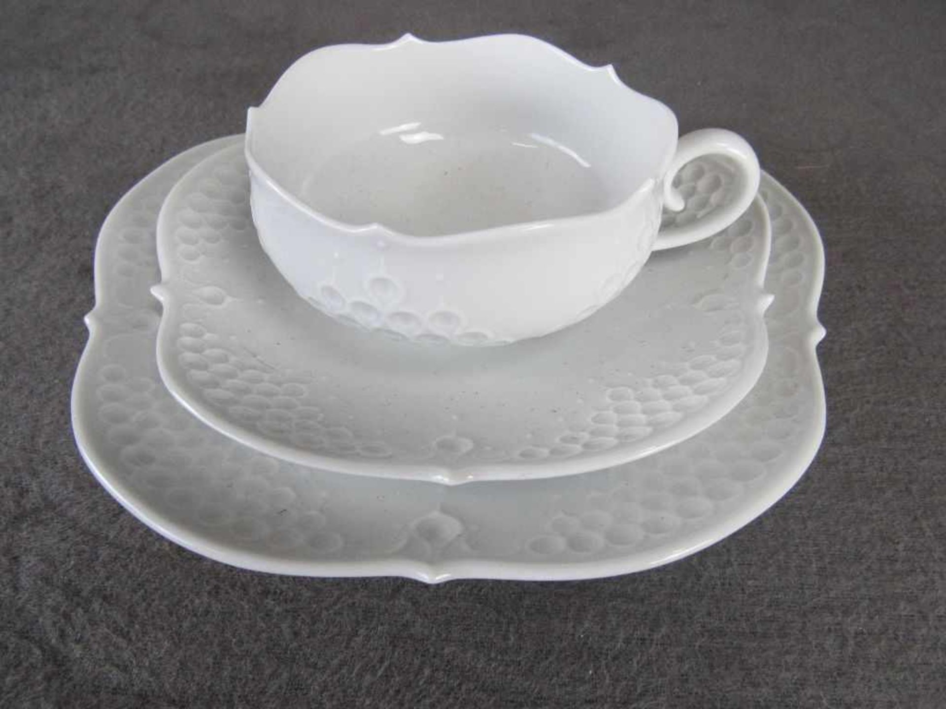 Kaffeegedeck Meissen Schwertermarke dreiteilig- - -20.00 % buyer's premium on the hammer price19.