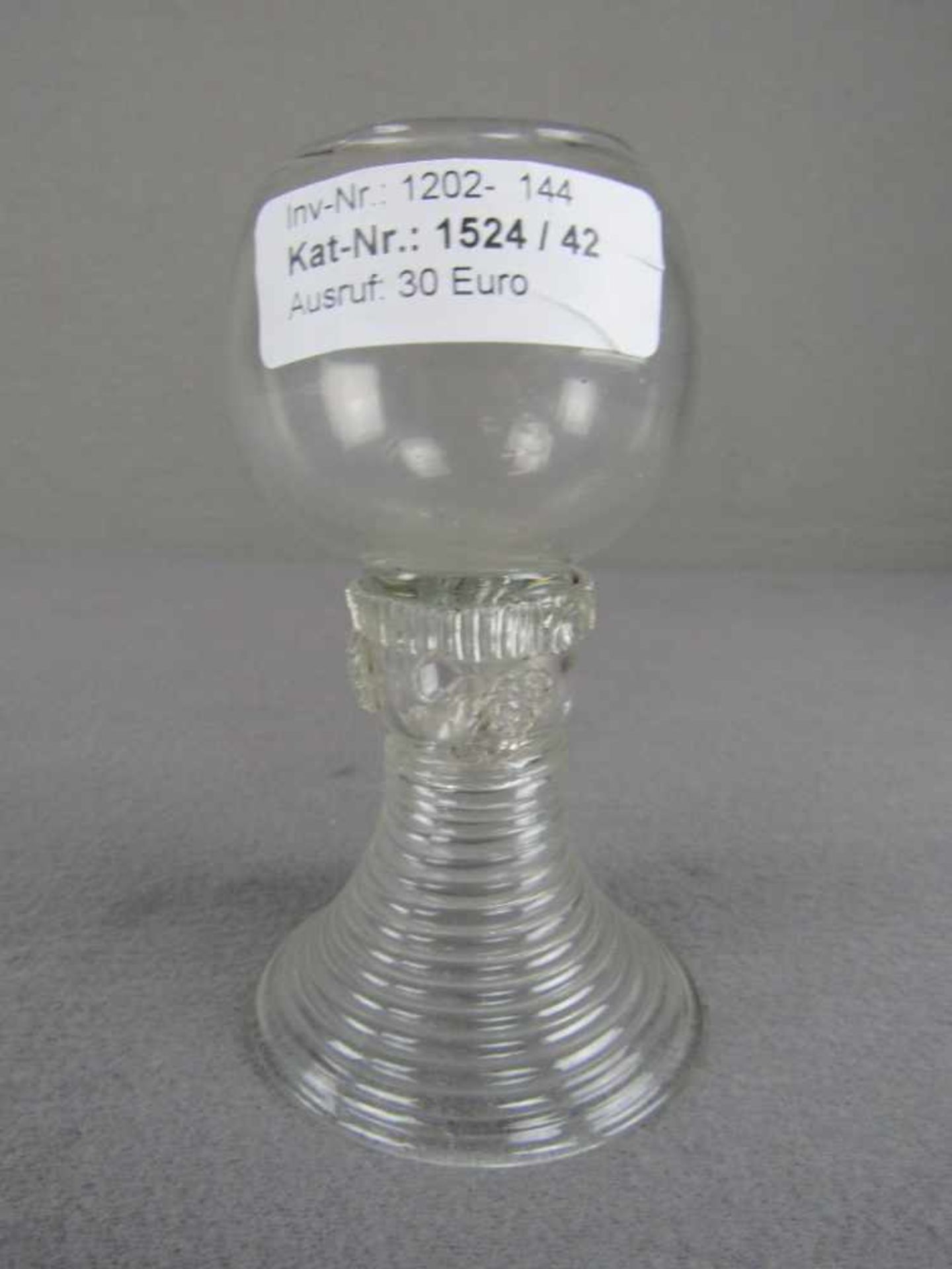 Kleines Pokalglas antik 12,5cm hoch- - -20.00 % buyer's premium on the hammer price19.00 % VAT on