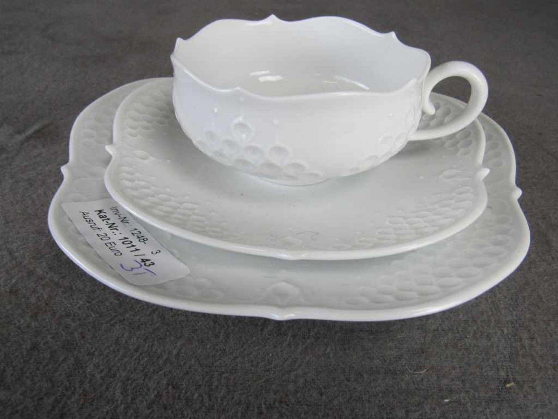 Kaffeegedeck Meissen Schwertermarke dreiteilig- - -20.00 % buyer's premium on the hammer price19.