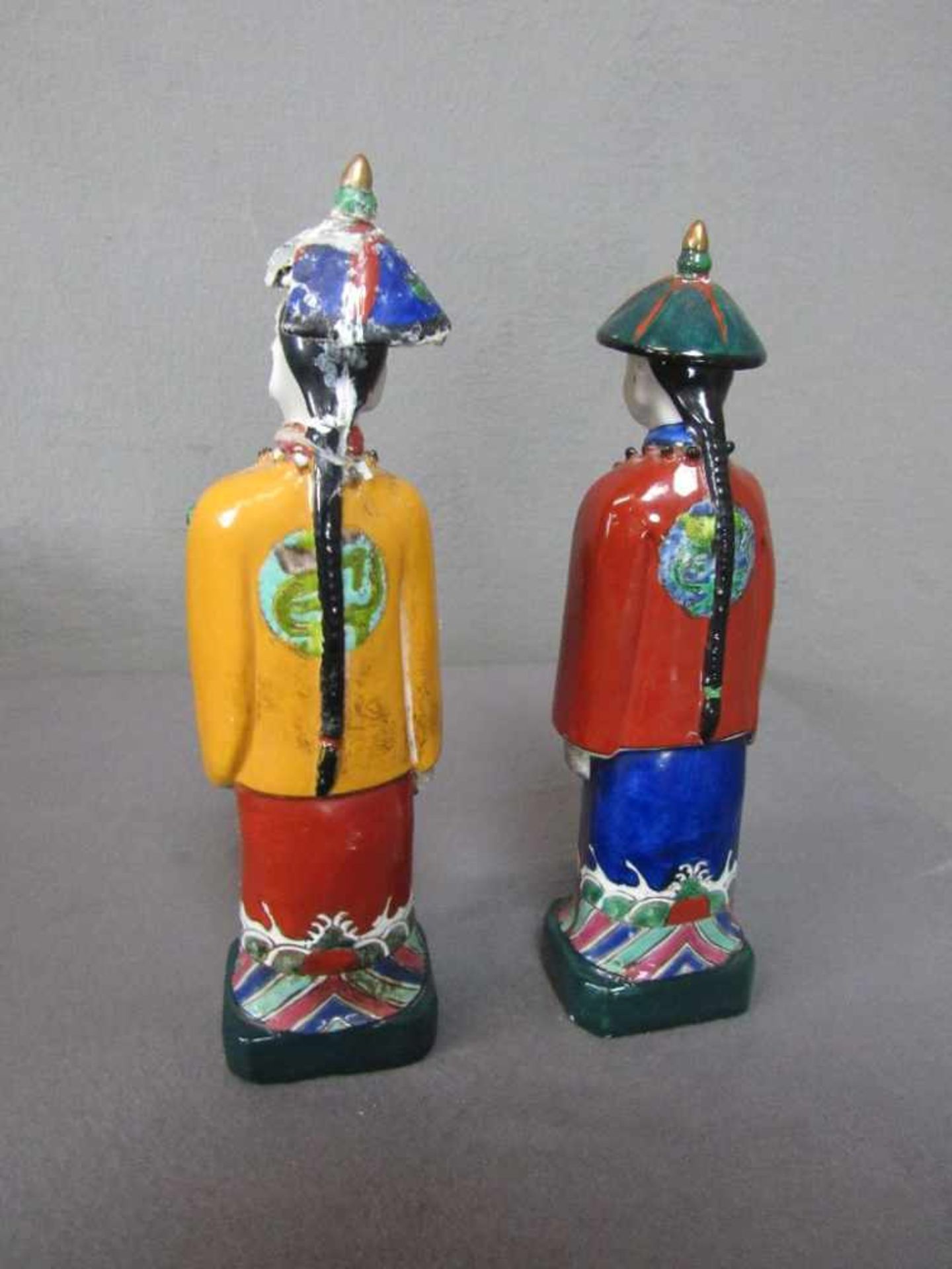 Zwei Japanische Porzellanfiguren beide mit Pressmarke 1x stark bestoßen Höhe:26,5cm- - -20.00 % - Image 2 of 4