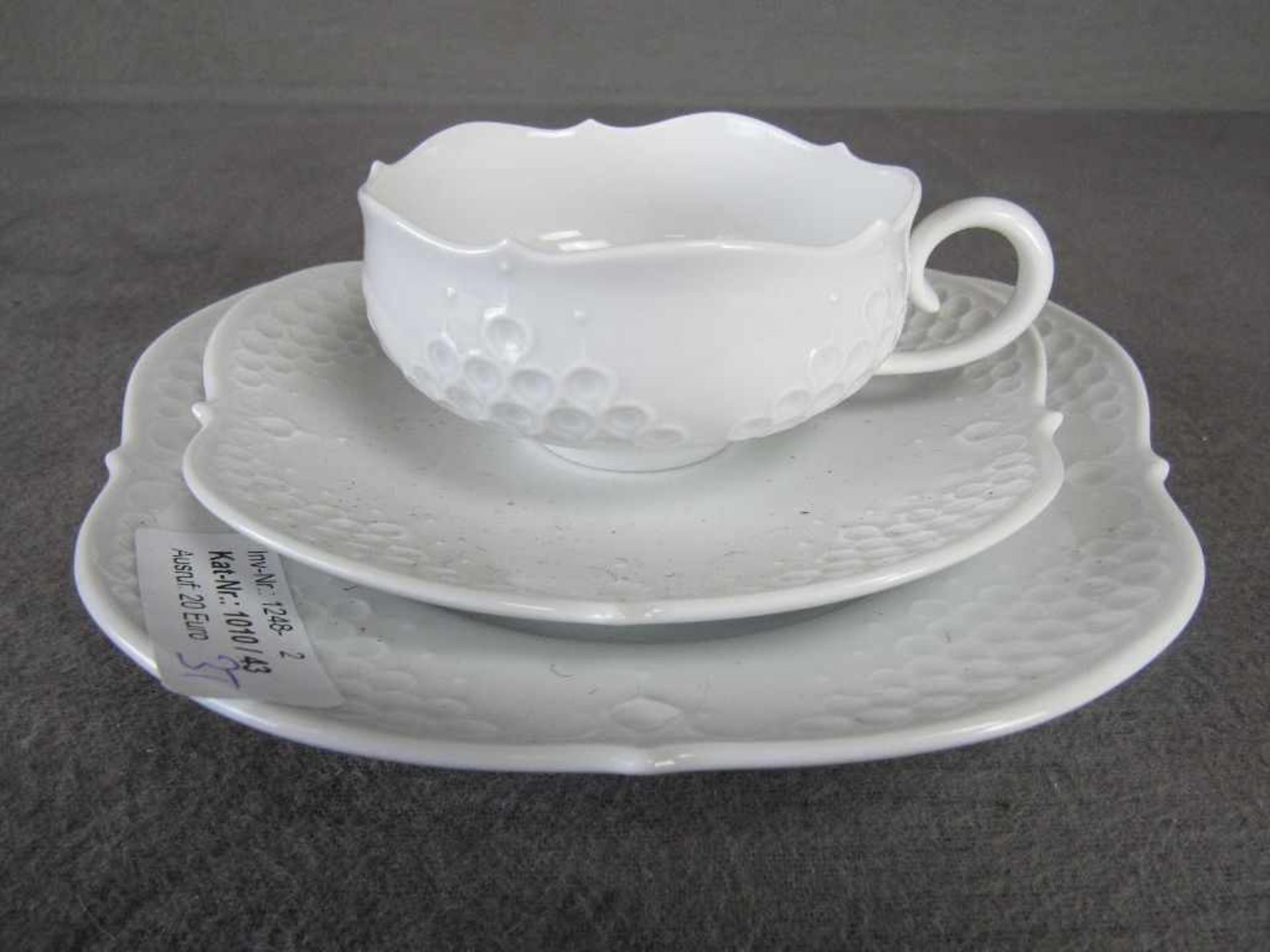 Kaffeegedeck Meissen Schwertermarke dreiteilig- - -20.00 % buyer's premium on the hammer price19.