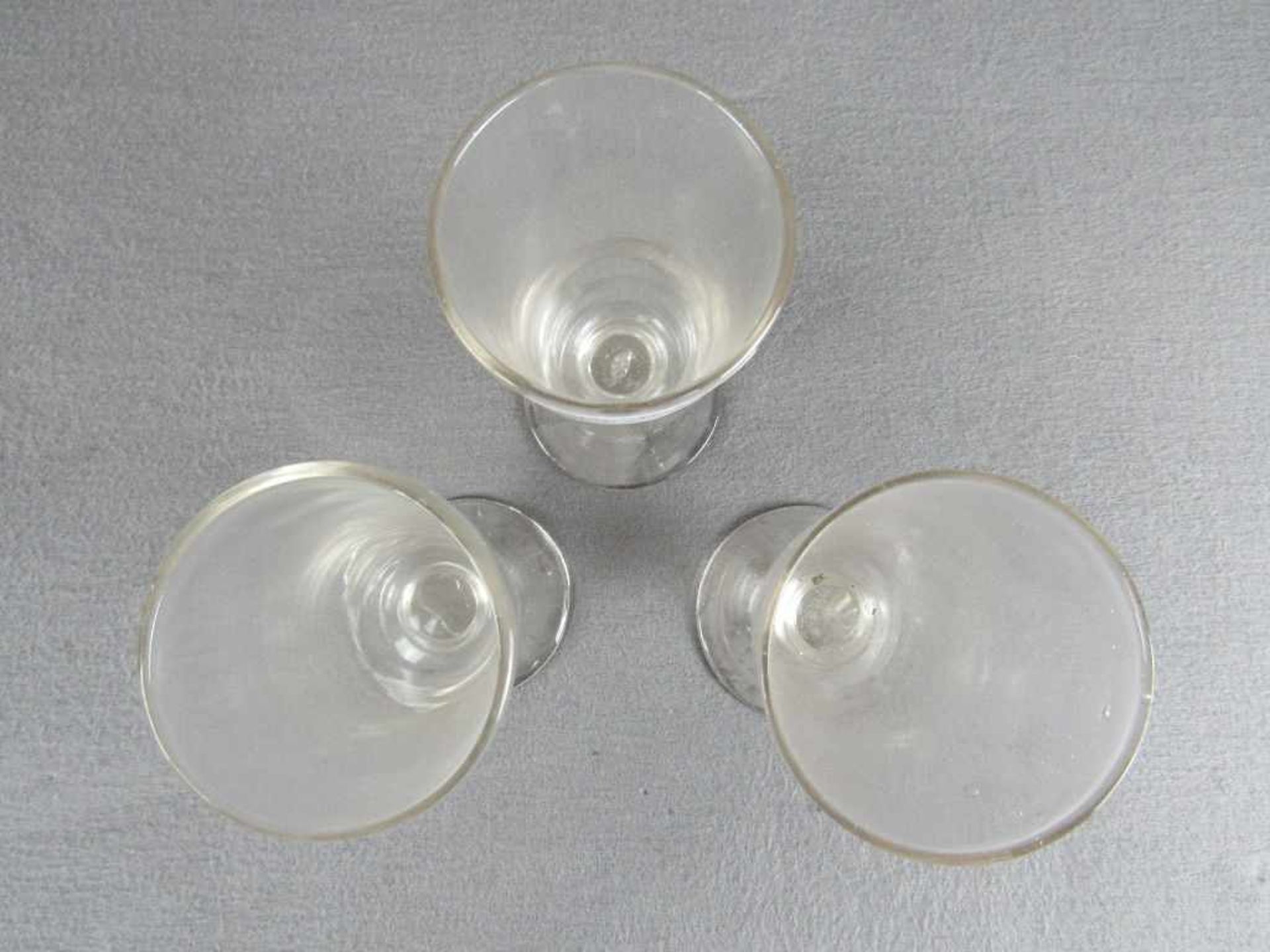 Antikes Glas mundgeblasen mit Abriss hier drei Tulpengläser Lufteinschlüsse 16cm hoch- - -20.00 % - Bild 2 aus 3