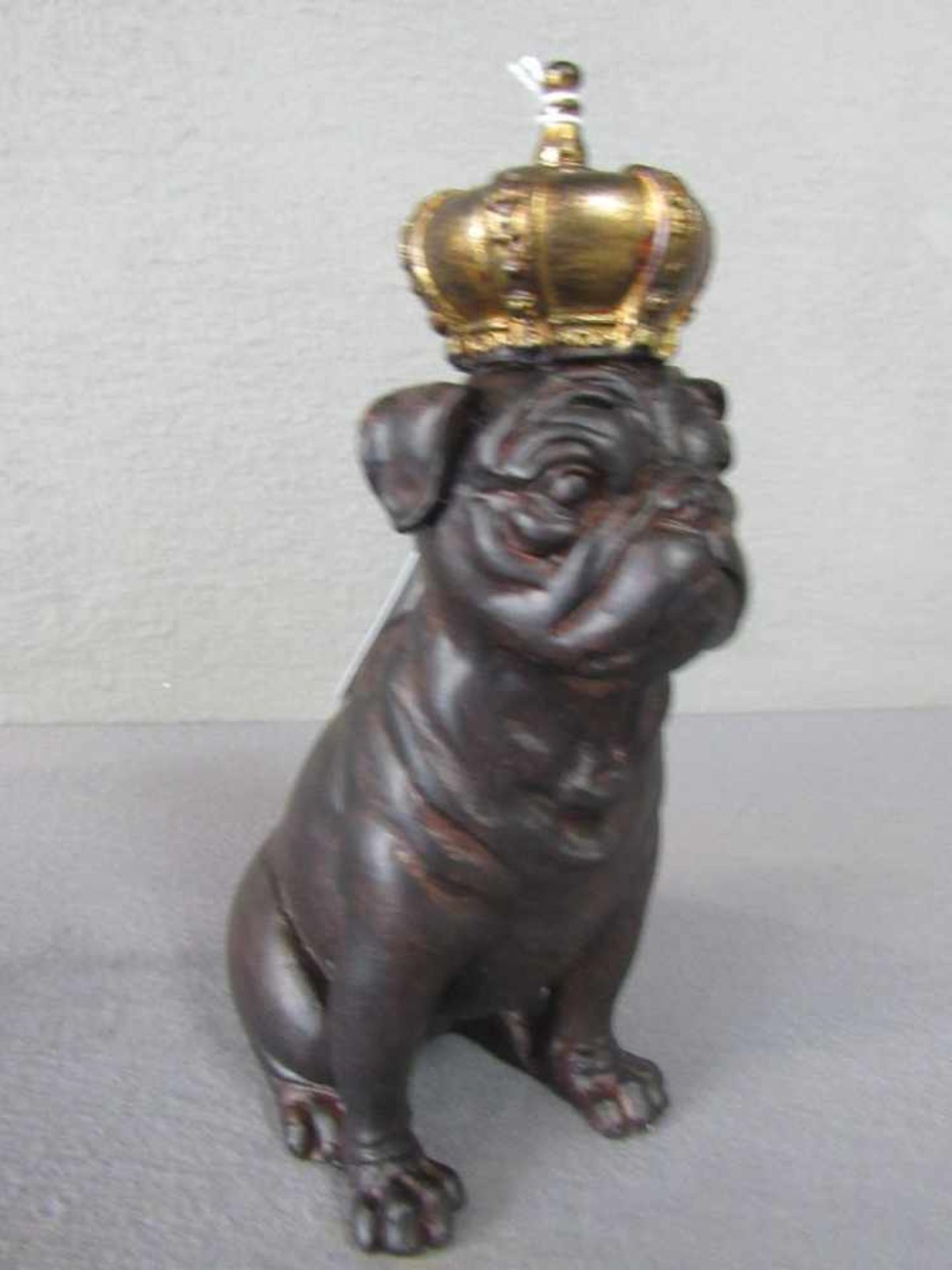 Kleine Skulptur bekronte Bulldogge 21cm hoch- - -20.00 % buyer's premium on the hammer price19. - Bild 2 aus 2