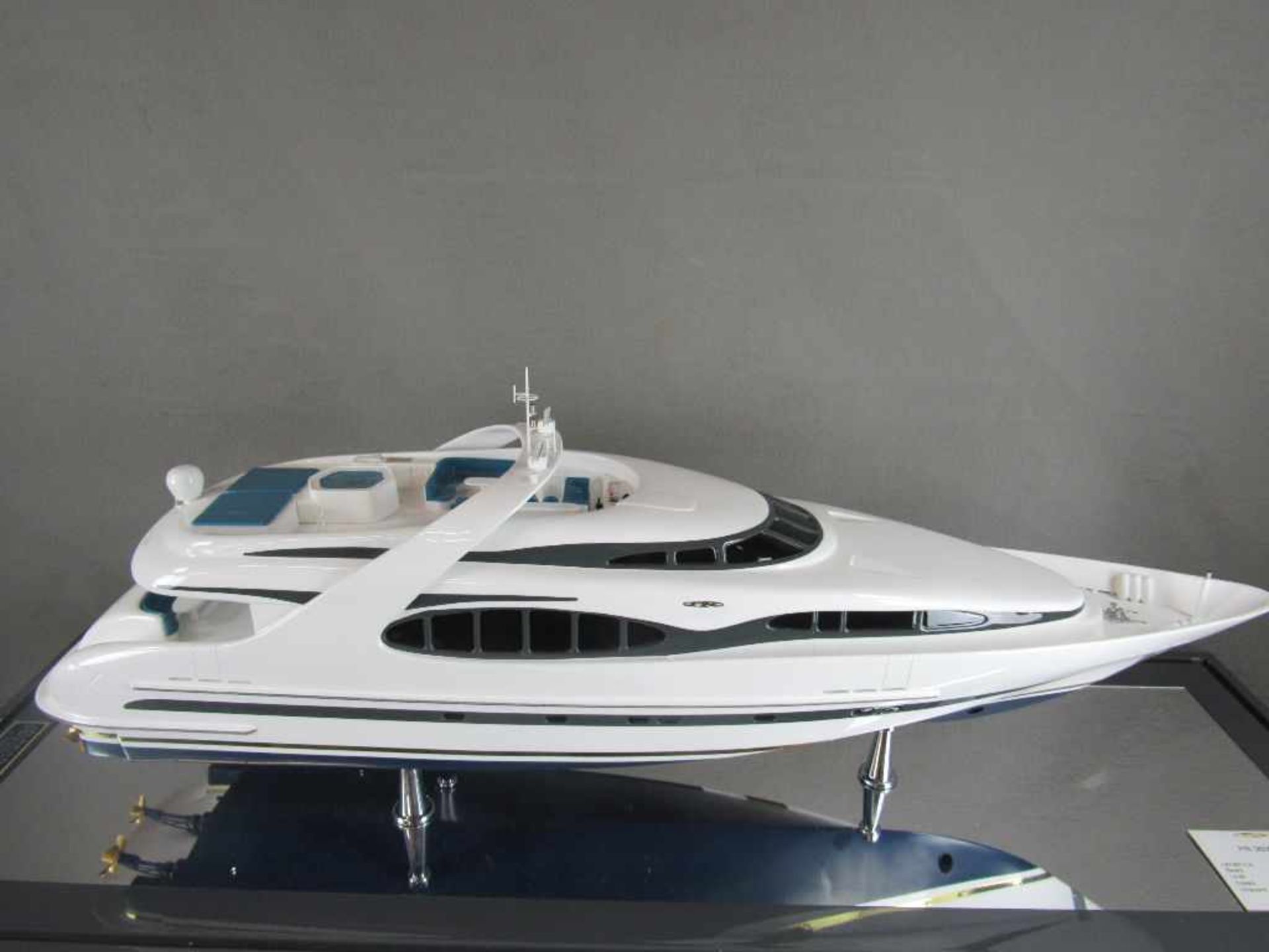 Großes Modellschiff A.B.S. originales Modell der PR3600/120 unter Plexiglaskuppel Maße Kuppel: - Bild 2 aus 6