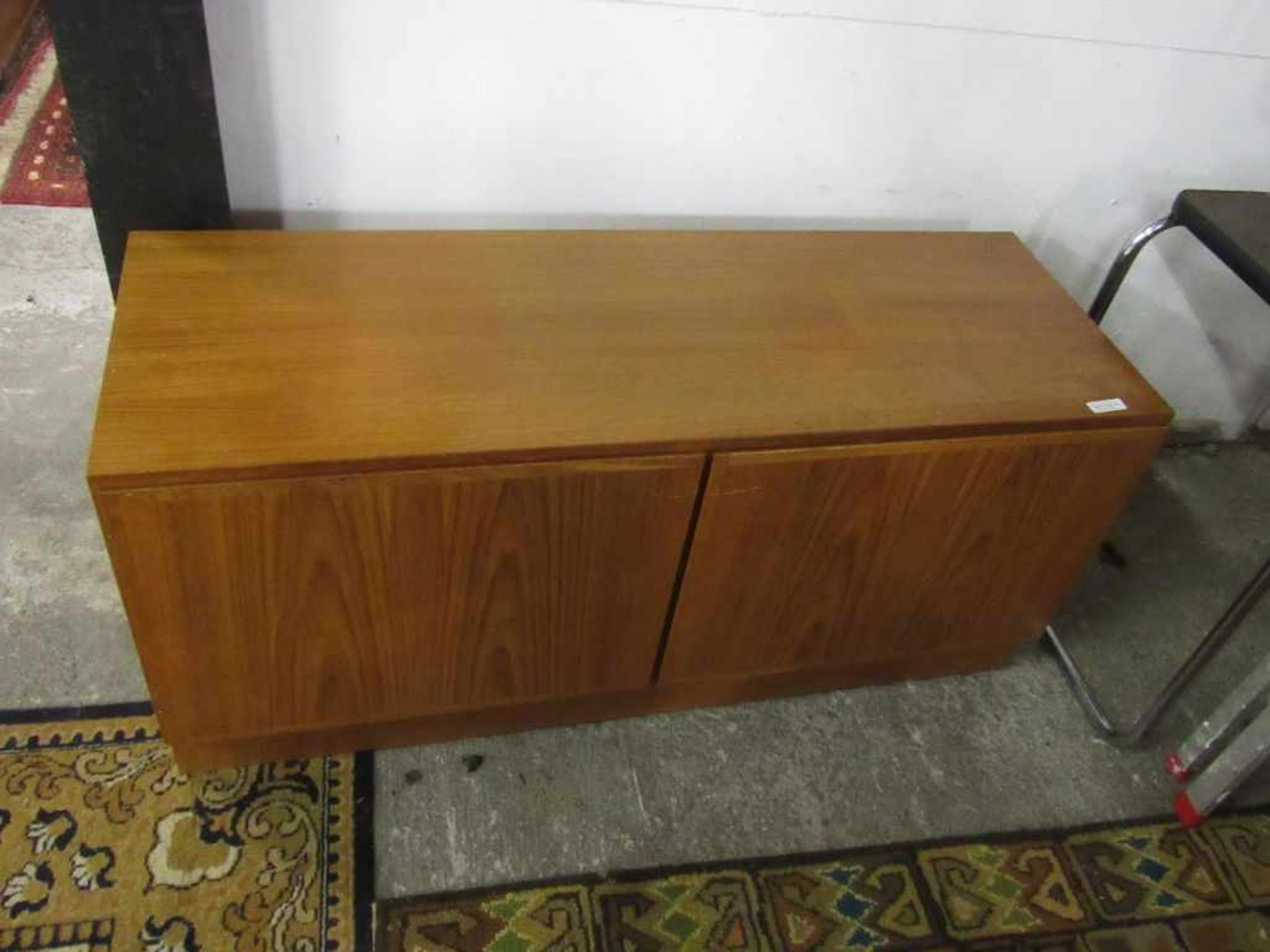 Kleines Sideboard Space Age 60er Jahre ca.44x120x56cm- - -20.00 % buyer's premium on the hammer