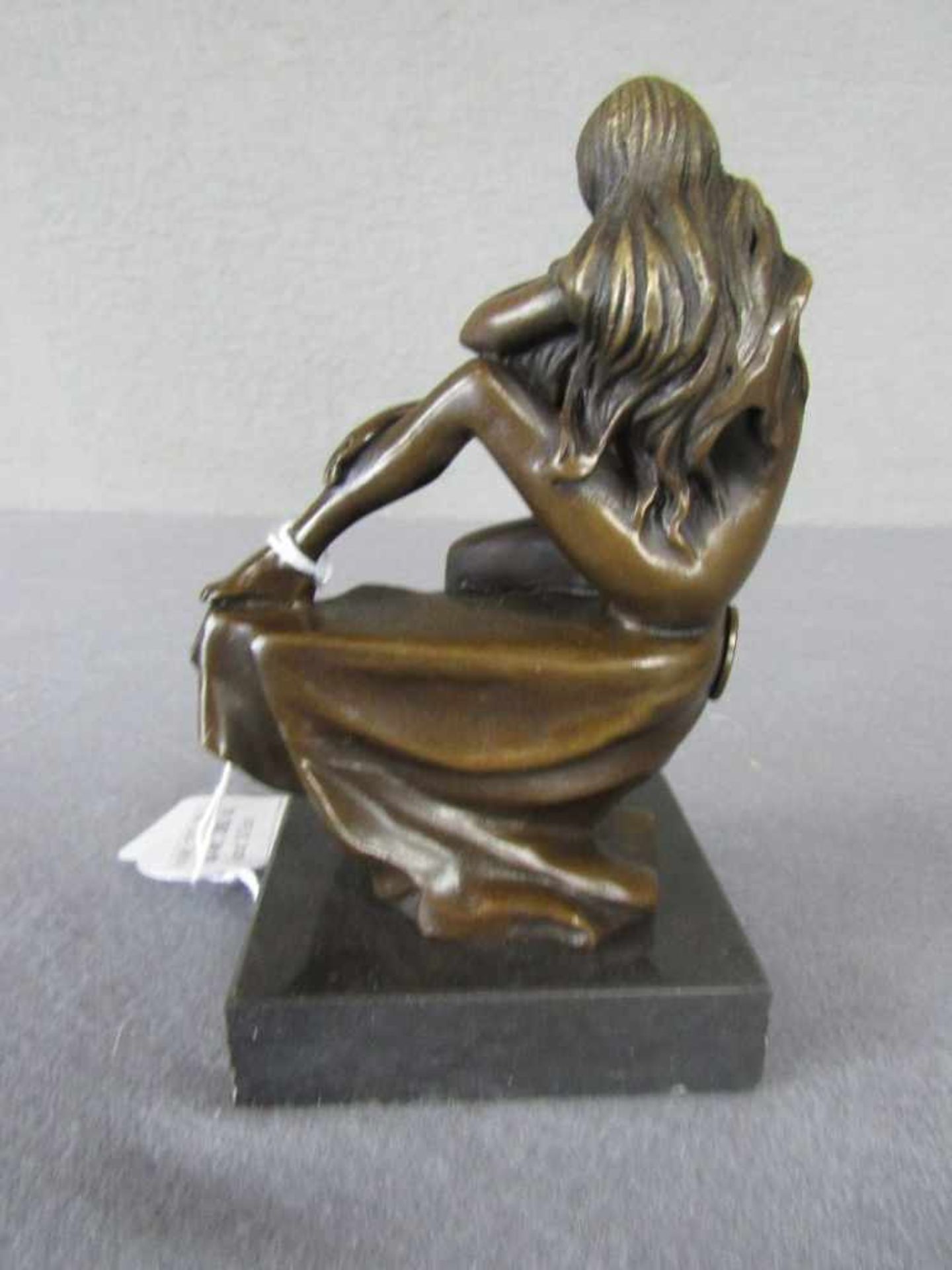 Bronzeskulptur Aktszene in Jugendstilmanier ca.14cm hoch- - -20.00 % buyer's premium on the hammer - Image 4 of 4