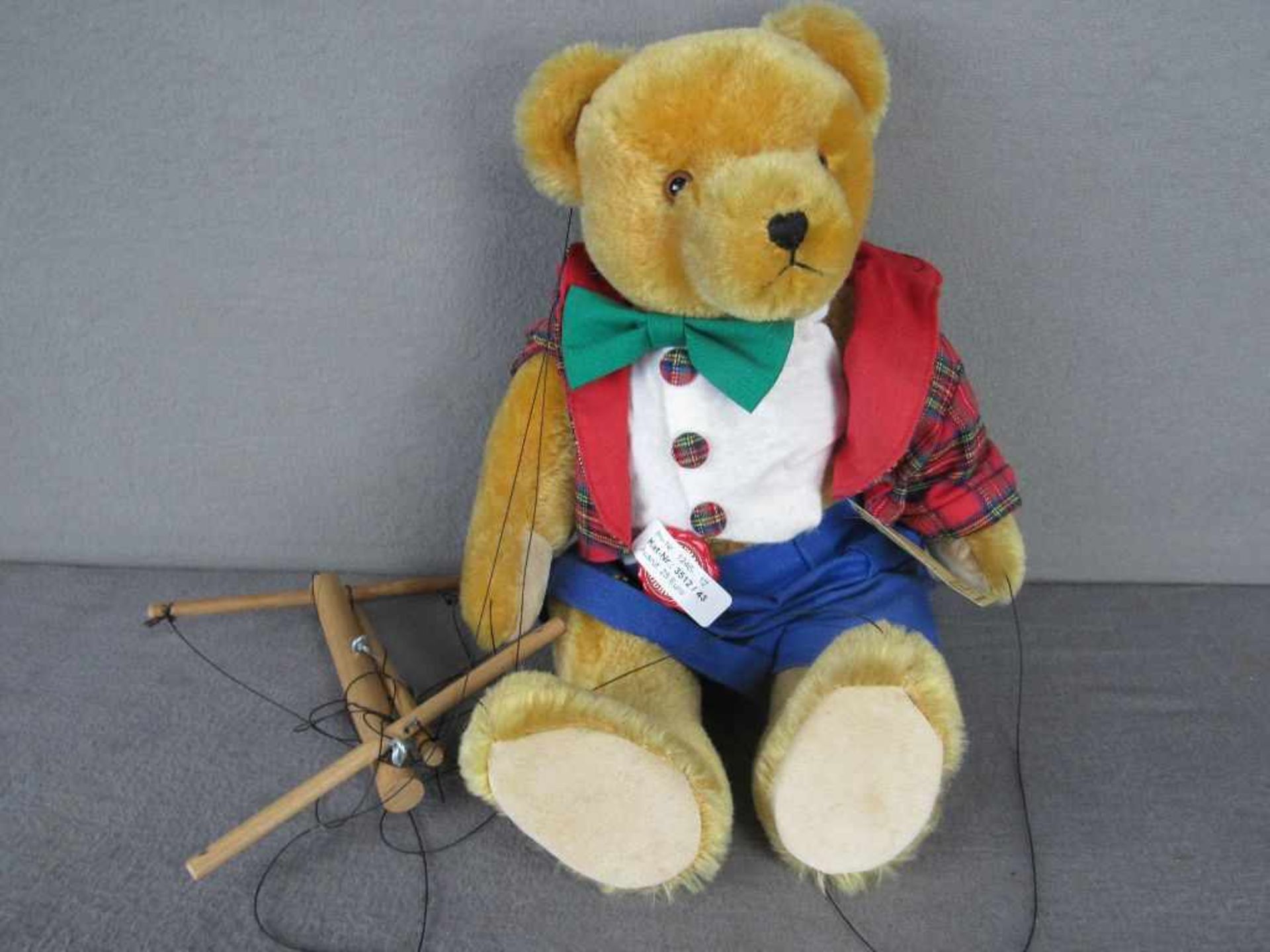 Hermann Teddy original unbespieltes Vitrinenstück Höhe: Marionette 43cm- - -20.00 % buyer's