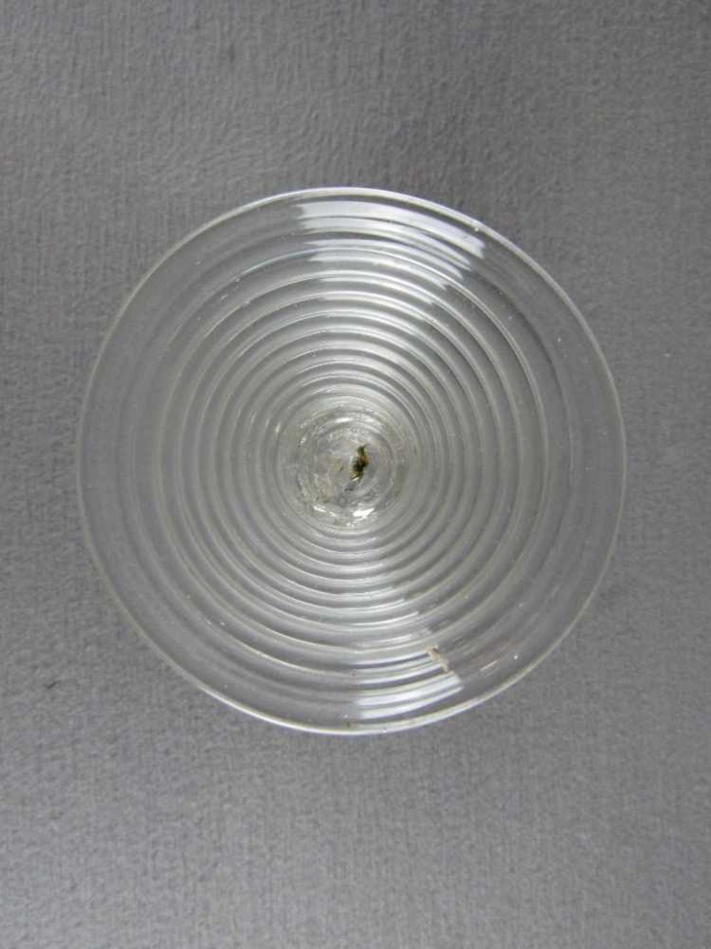 Kleines Pokalglas antik 12,5cm hoch- - -20.00 % buyer's premium on the hammer price19.00 % VAT on - Bild 3 aus 3