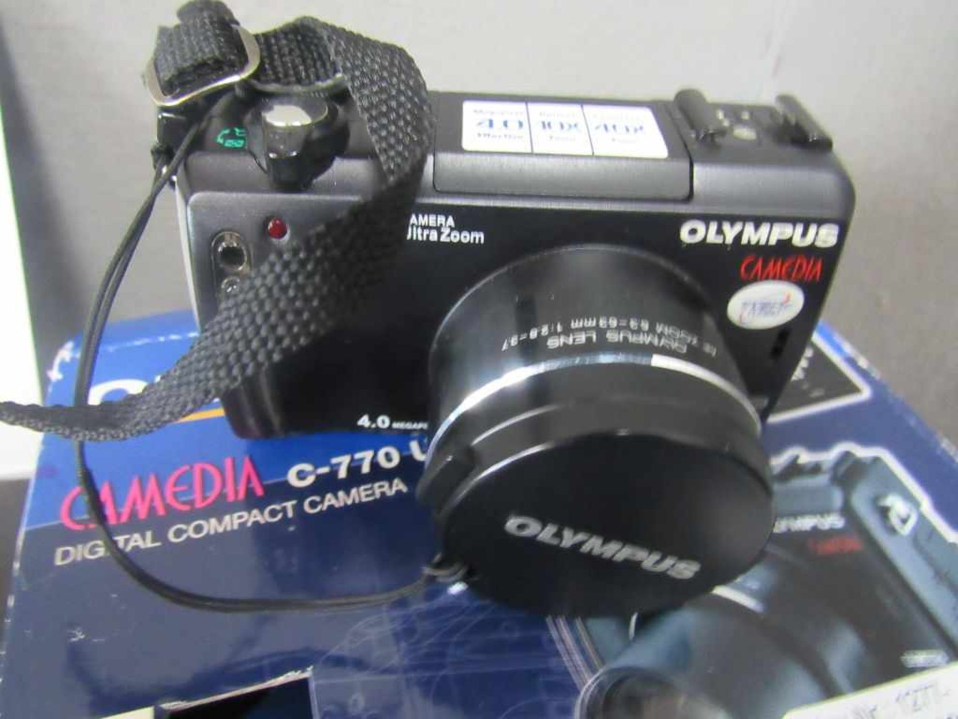 Konvolut Kameras Fotoapperate Olympus und anderes + Zubehör Kartonagen komplett- - -20.00 % buyer' - Bild 3 aus 4