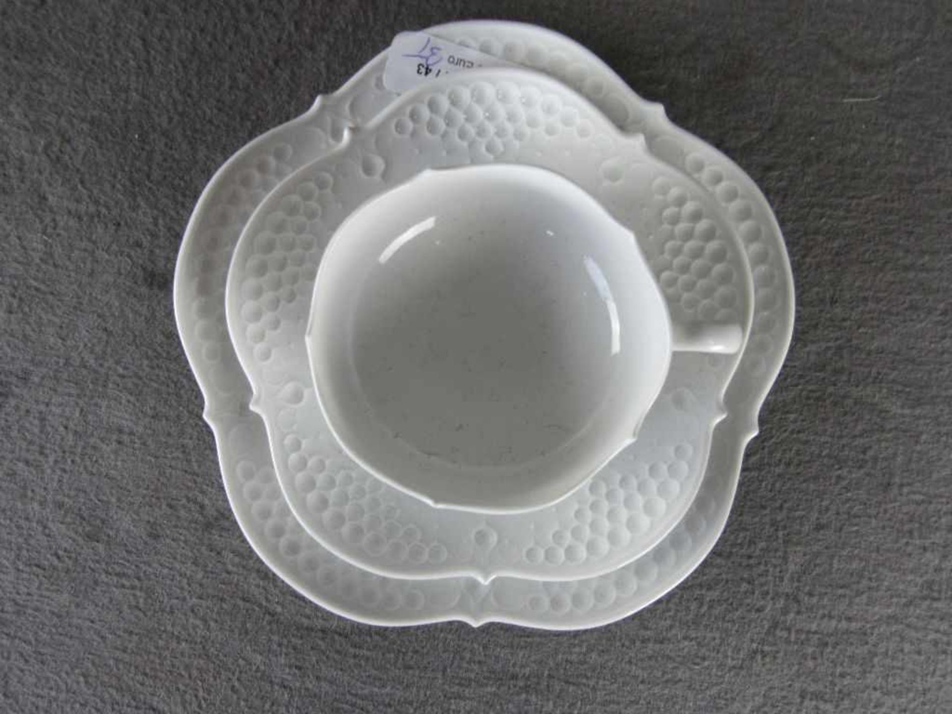 Kaffeegedeck Meissen Schwertermarke dreiteilig- - -20.00 % buyer's premium on the hammer price19. - Bild 2 aus 4