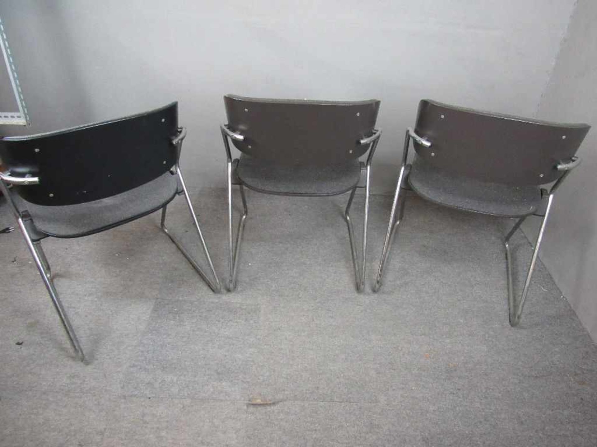 Space Age 60er Jahre drei Designerstühle gepolstert auf Chromgestell Hersteller Wilkhan stapelbar- - - Bild 2 aus 4