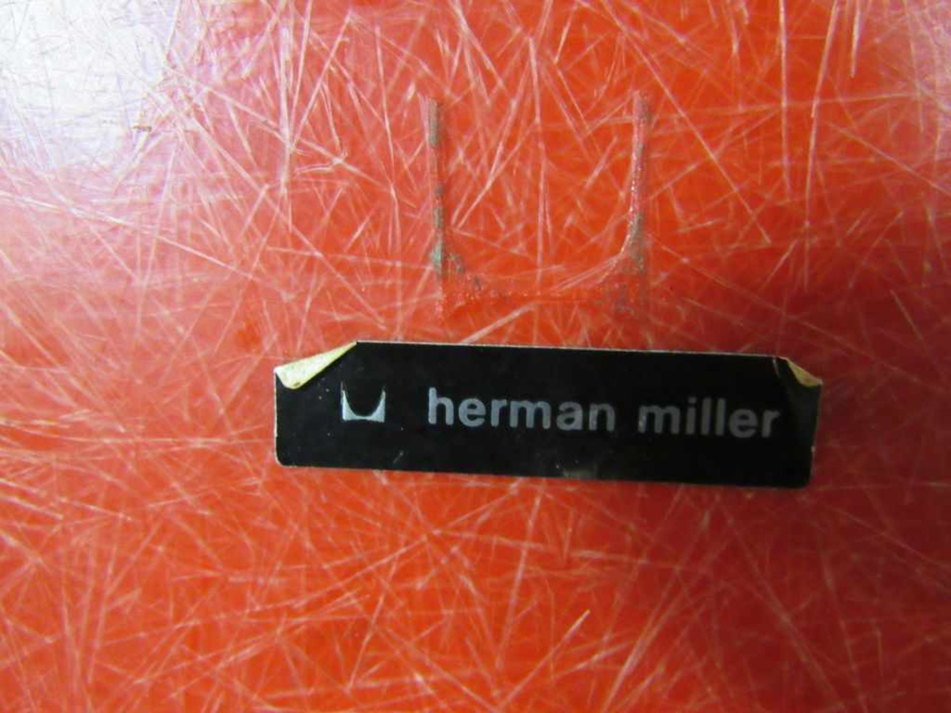 Stuhl Hermann Miller Space Age rote Fiberglasschale bezogen 60er Jahre Eams gelabelt auf La Fonda - Image 6 of 6