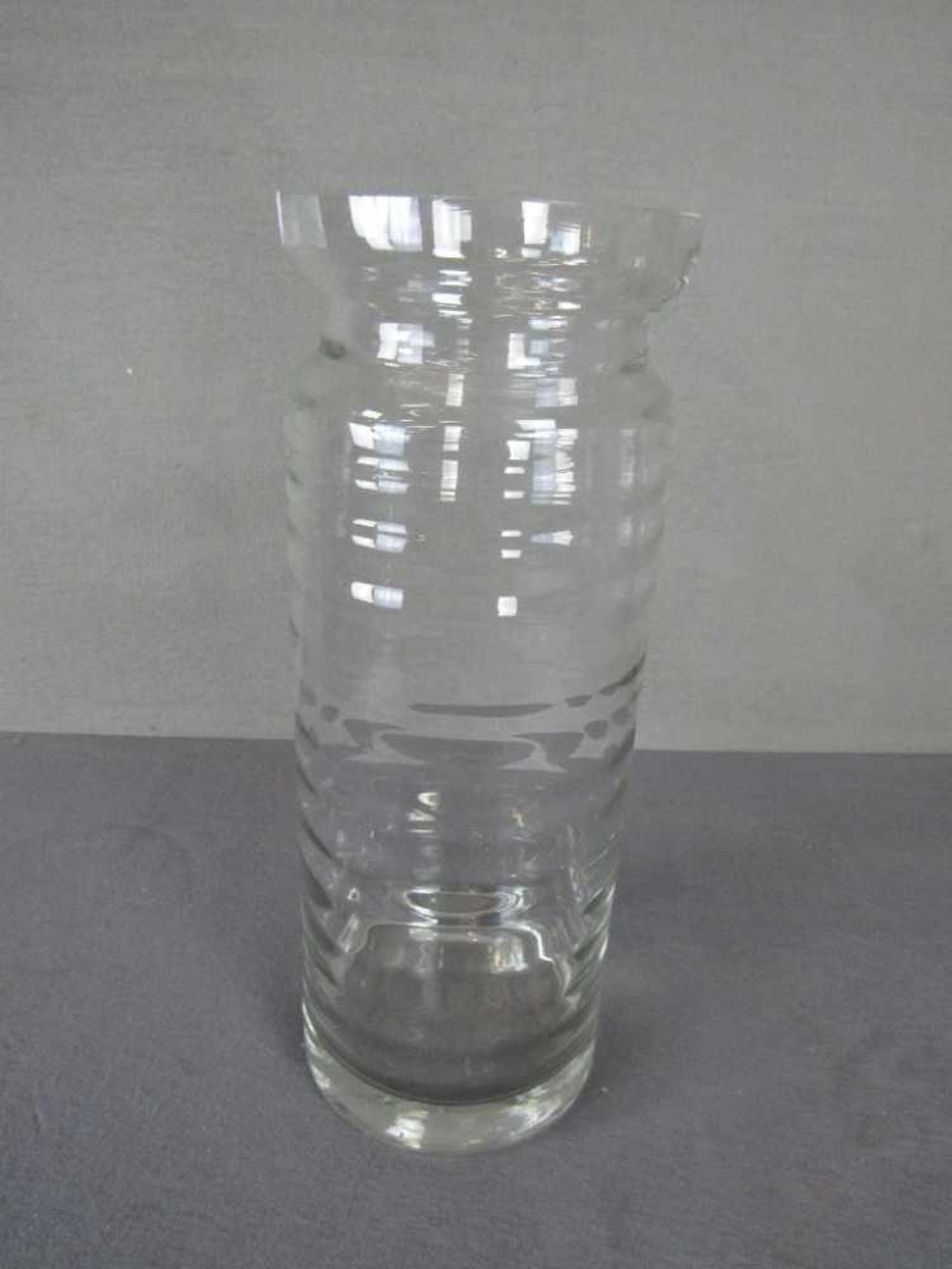 Große Bodenvase Glas 70er Jahre klar Höhe:47cm- - -20.00 % buyer's premium on the hammer price19. - Bild 2 aus 2