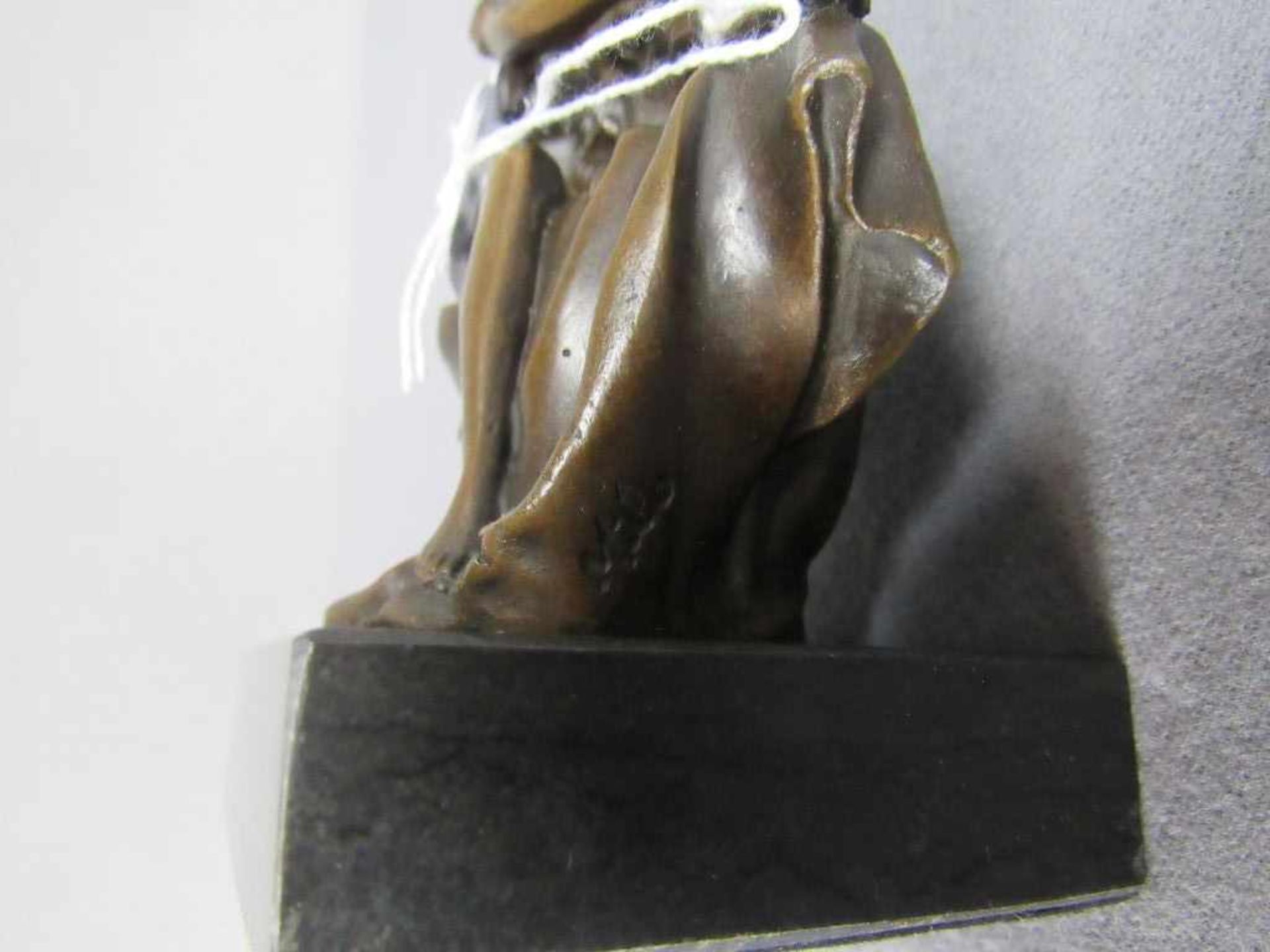 Bronzeskulptur Aktszene in Jugendstilmanier ca.14cm hoch- - -20.00 % buyer's premium on the hammer - Image 2 of 4