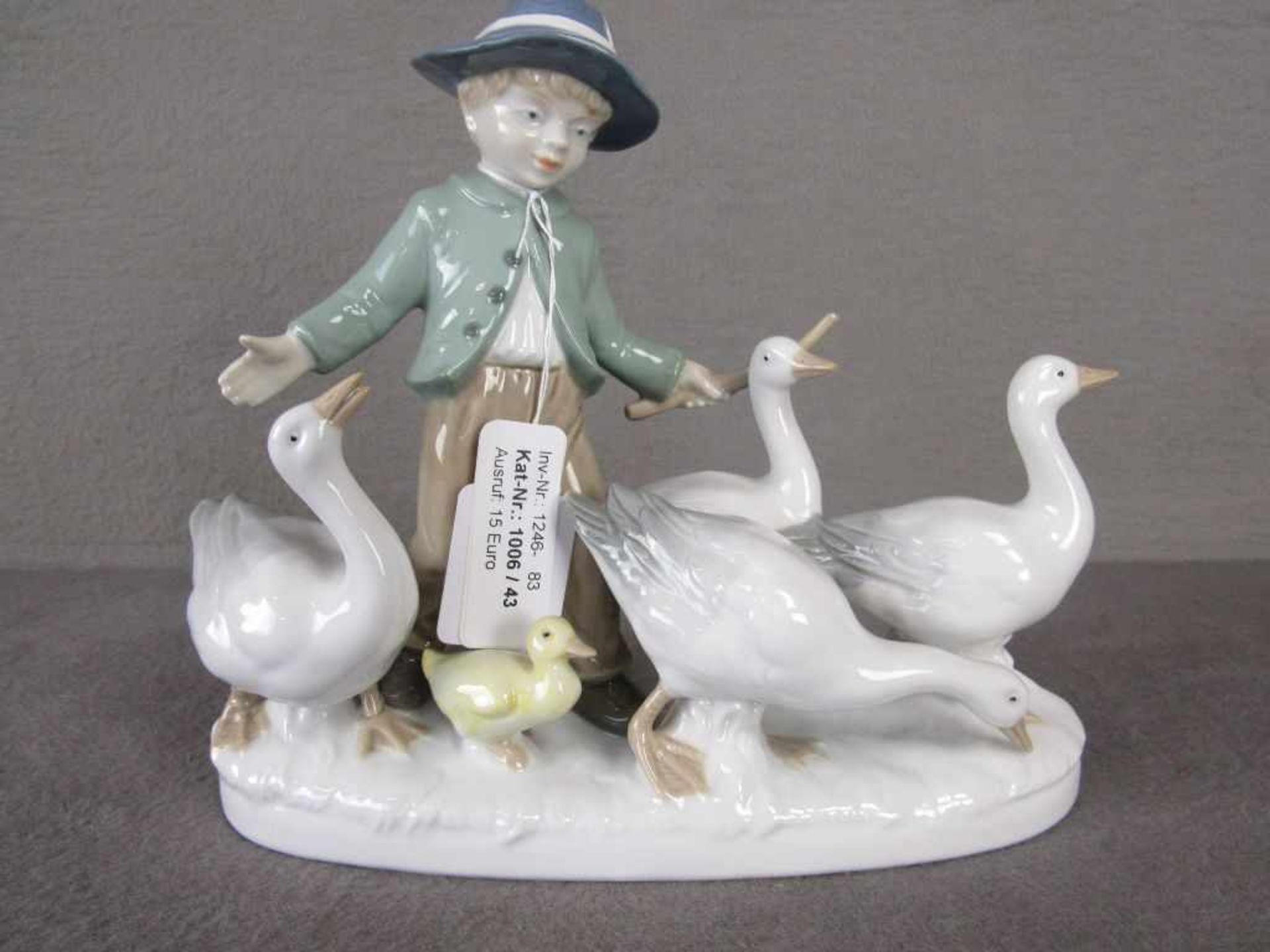 Porzellanfigur Graefenthal Gänsehüter Höhe:19cm- - -20.00 % buyer's premium on the hammer price19.00