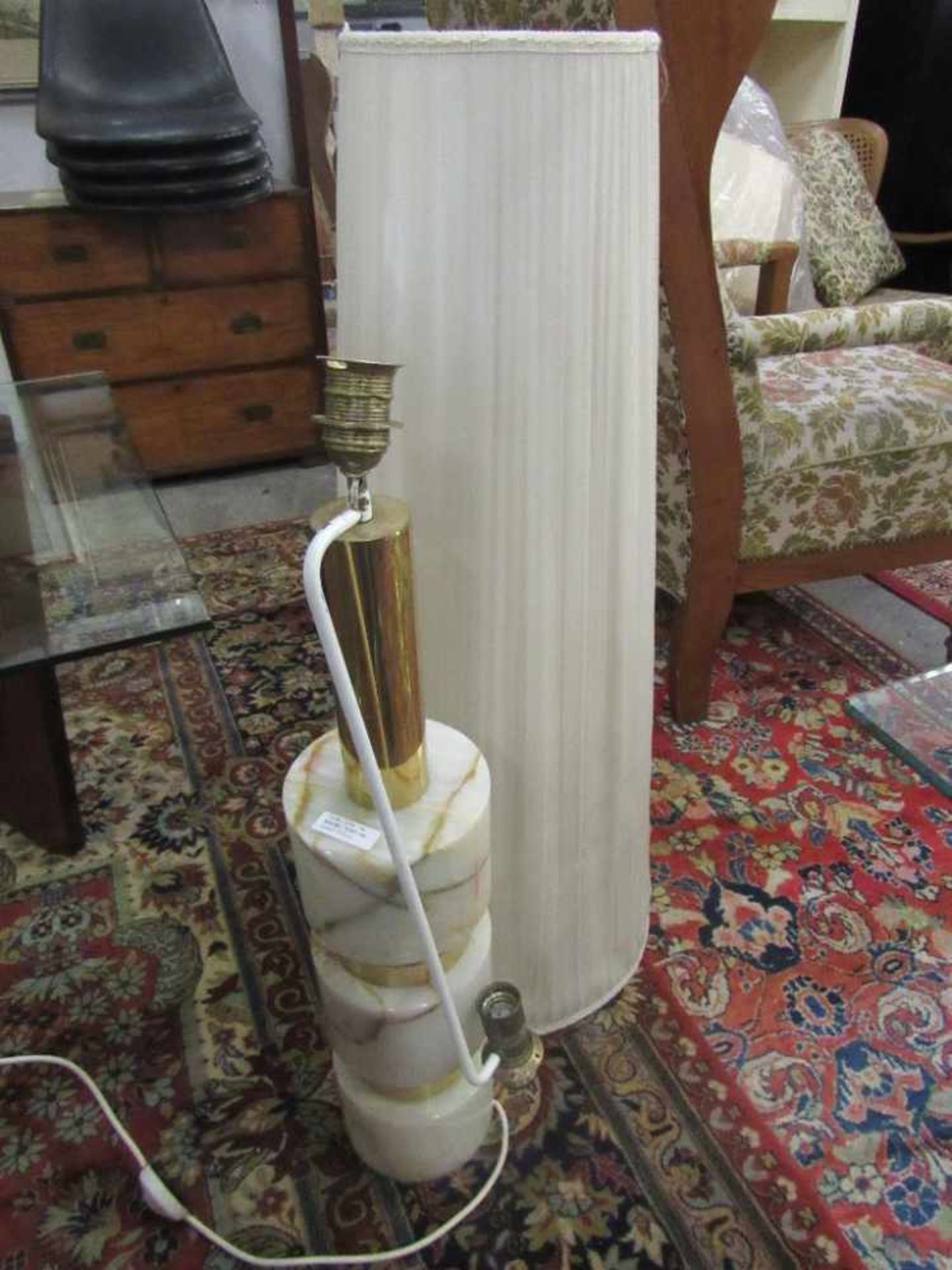 Schwere Bodenlampe 70er Jahre Höhe Fuß:82cm Höhe Schirm 97cm Restaurationsobjekt Marmor- - -20. - Bild 2 aus 3