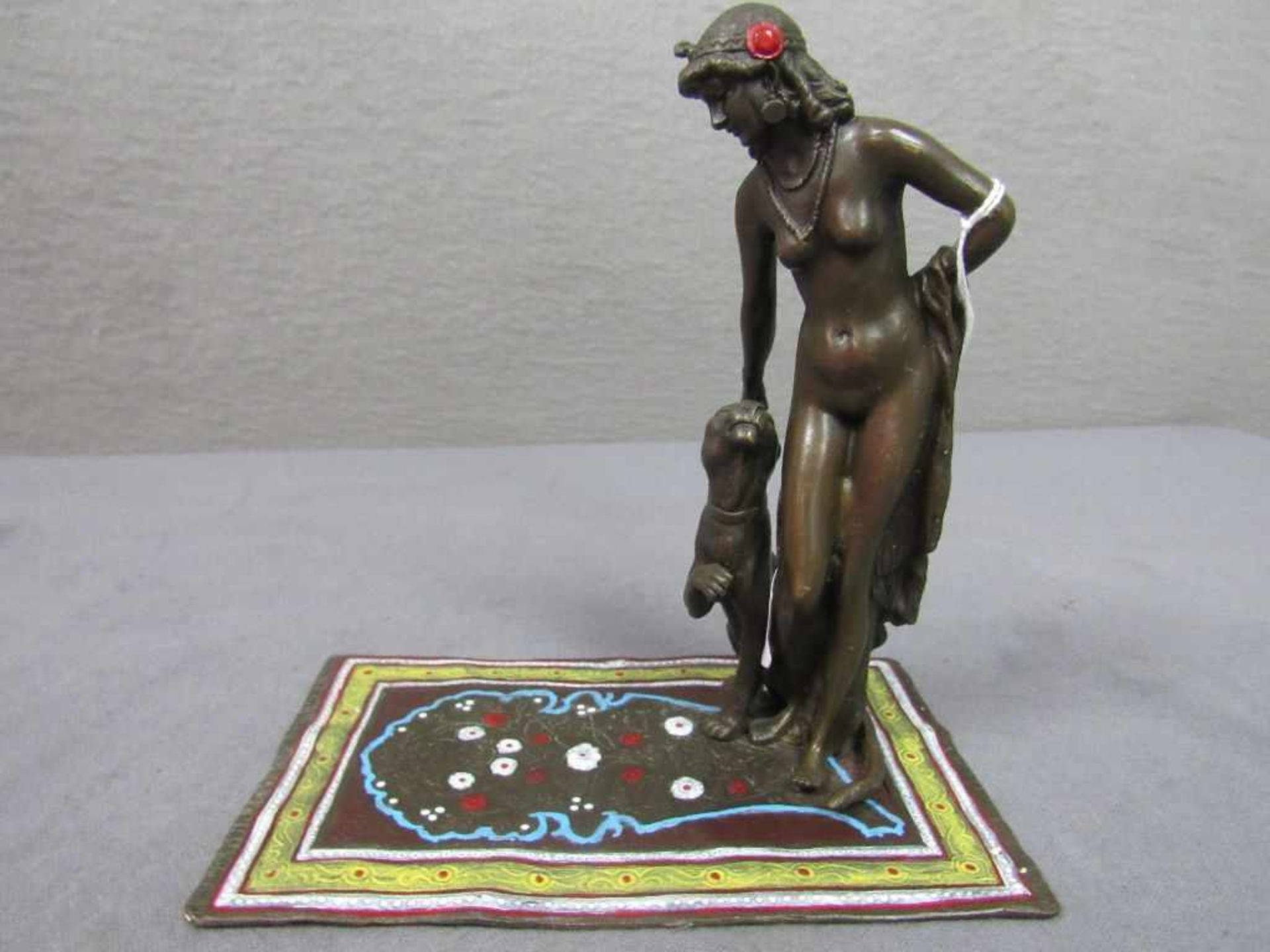 Bronzeskulptur in schöner Jugendstilmanier Aktszene teilweise farbig gefasst 17cm hoch- - -20.00 %