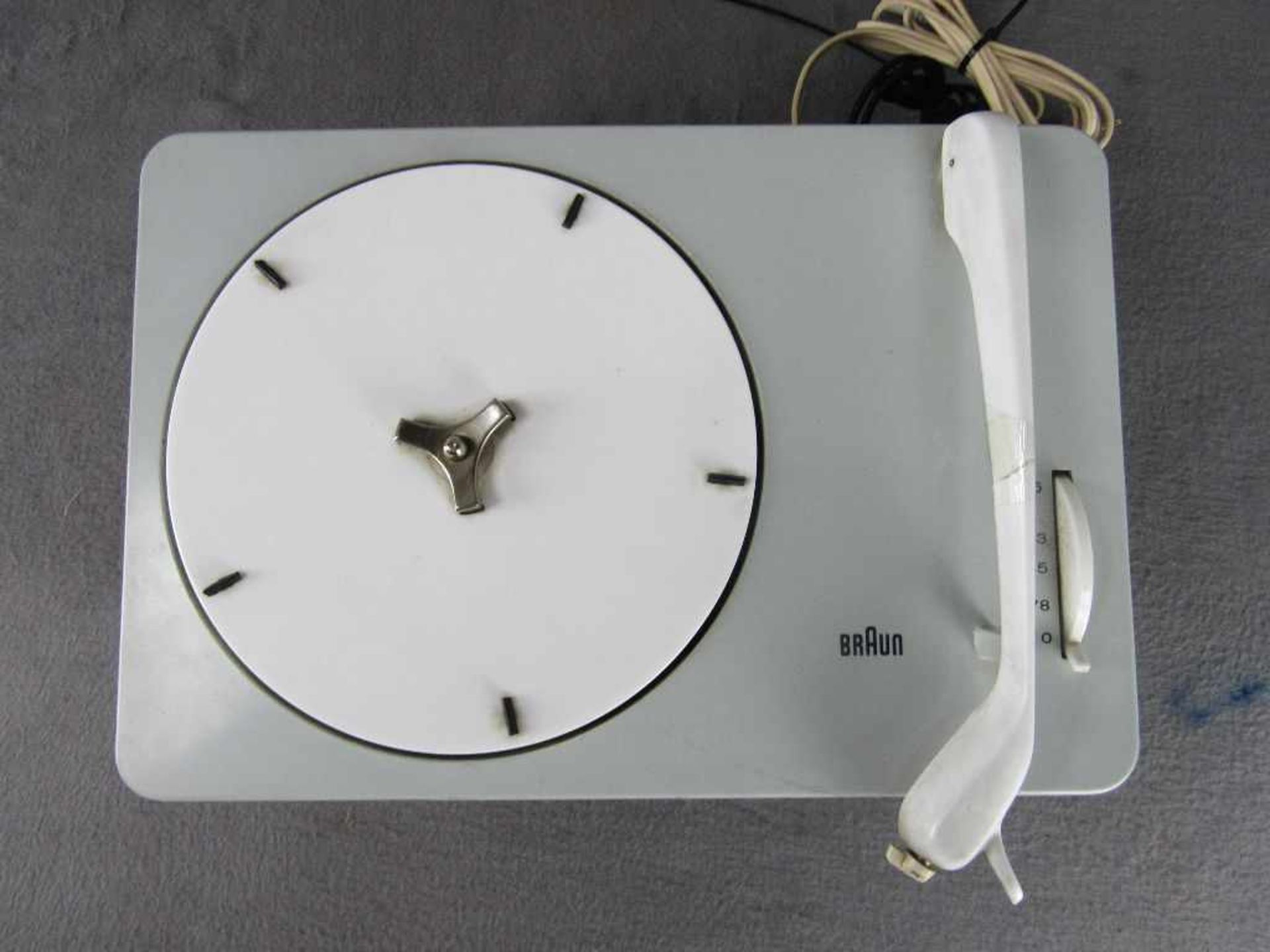 Plattenspieler Braun Dieter Rams PC 3 SV Der 1959 entworfene Pc 3 SV ist das Plattenspieler- Element - Bild 5 aus 5