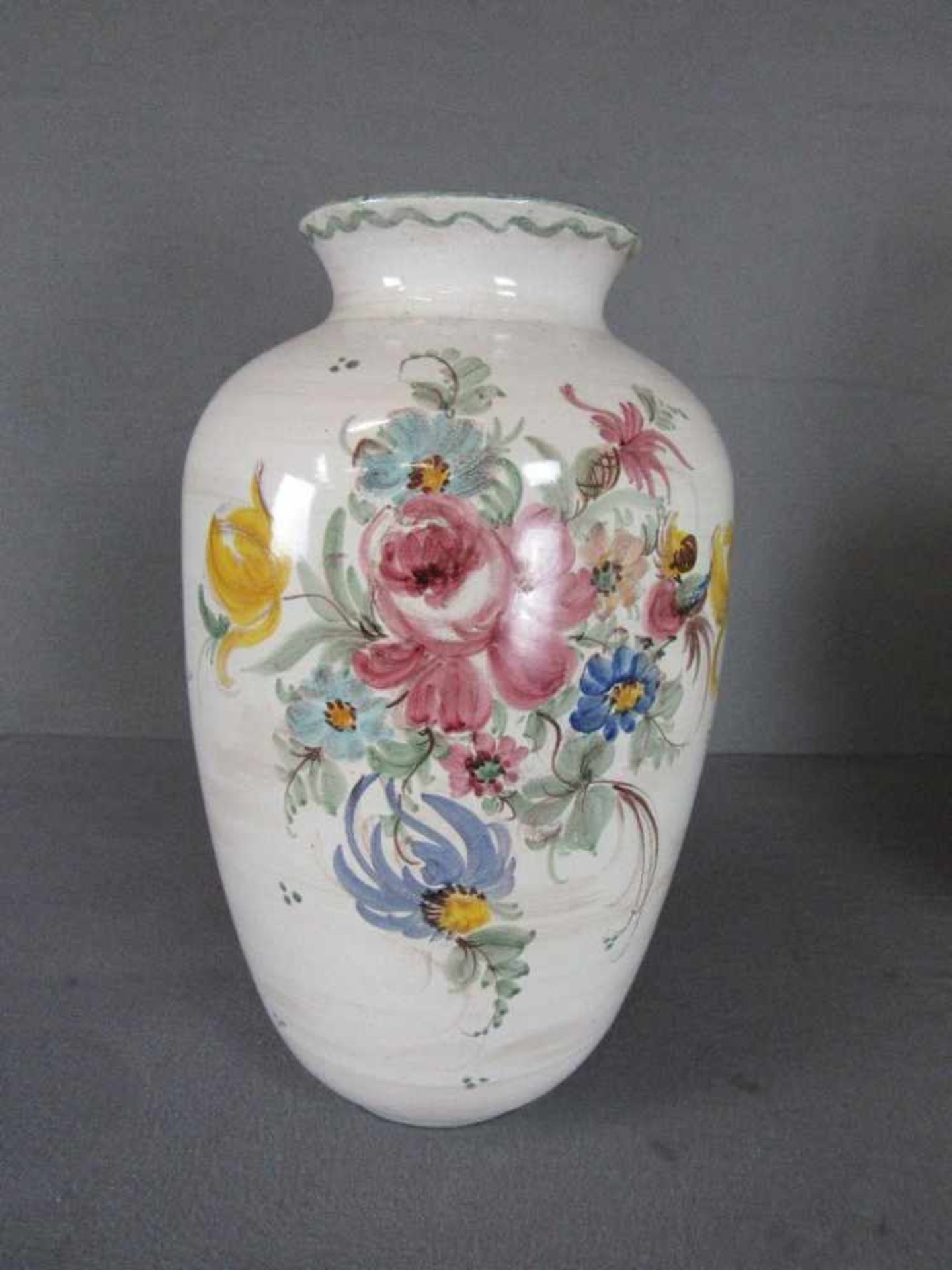 Bodenvase um 1930 Ulm Blütendekor 38cm hoch- - -20.00 % buyer's premium on the hammer price19.00 %