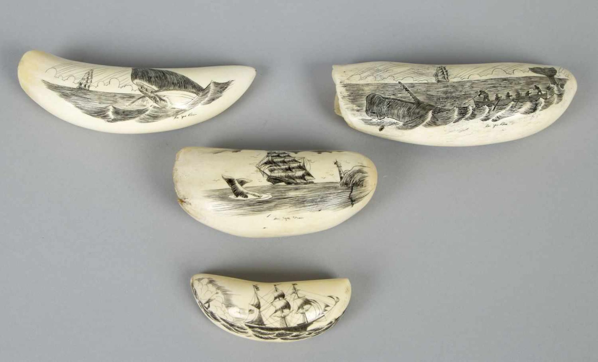 Vier Pottwalzähne mit Walfänger-MotivenDarstellungen in Scrimshaw-Technik. Sign. L. bis 15 cm. - Bild 2 aus 2