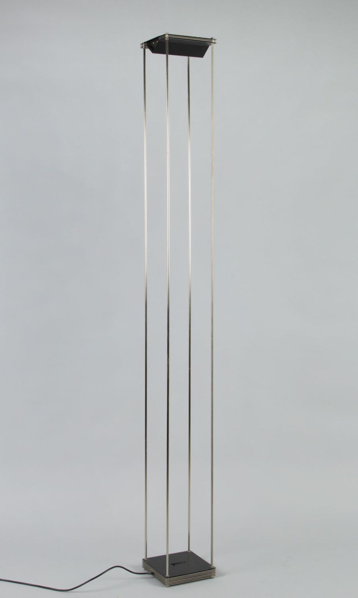 Halogen-Stehleuchte mit Deckenfluter und StehlampeViereckiger Schichtholzstand mit 4-gliedrigem - Image 2 of 6