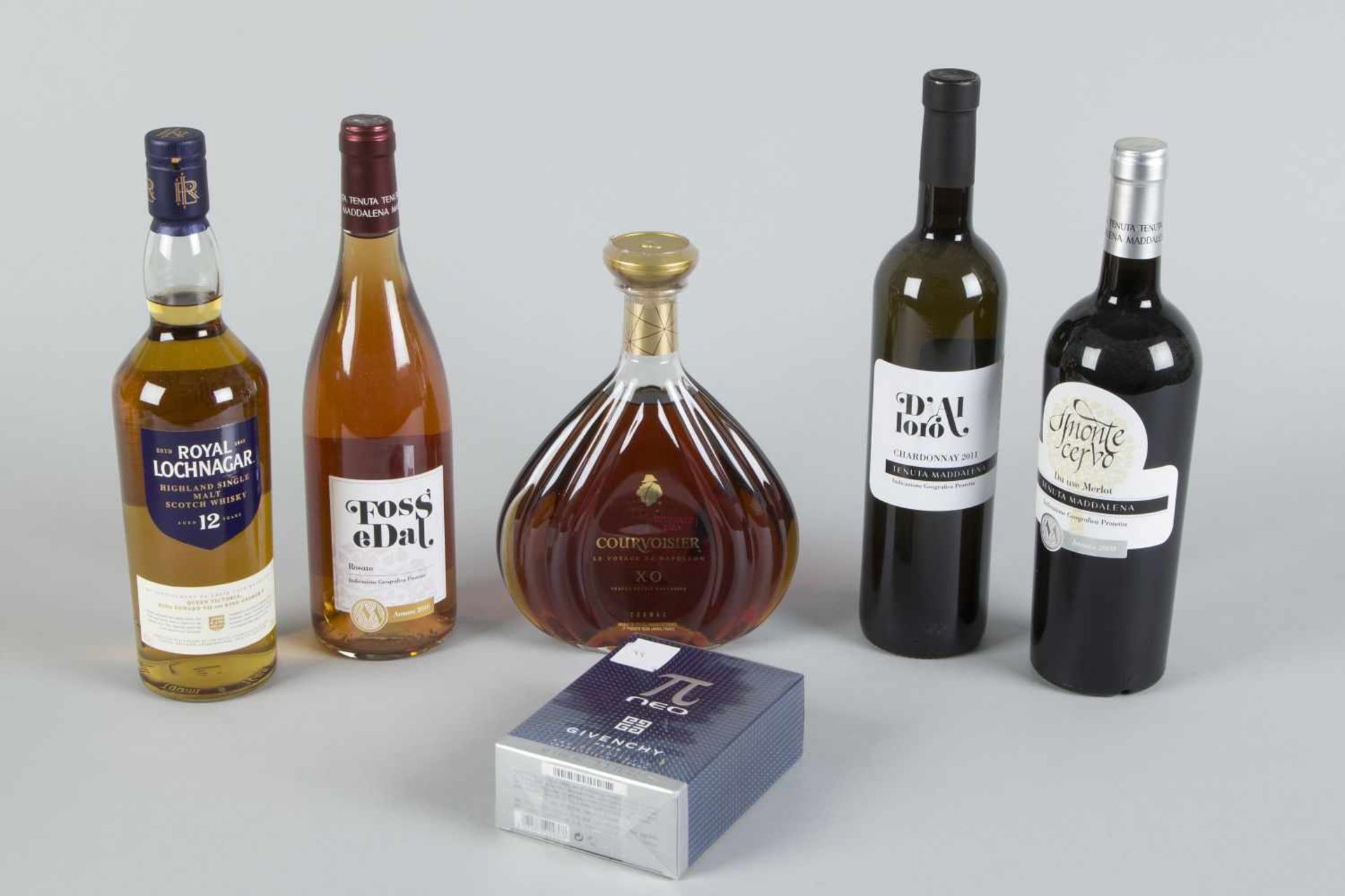 Konvolut Spirituosen und ParfumEine Flasche Royal Lochnagar Highland Single Malt Scotch Whisky 12