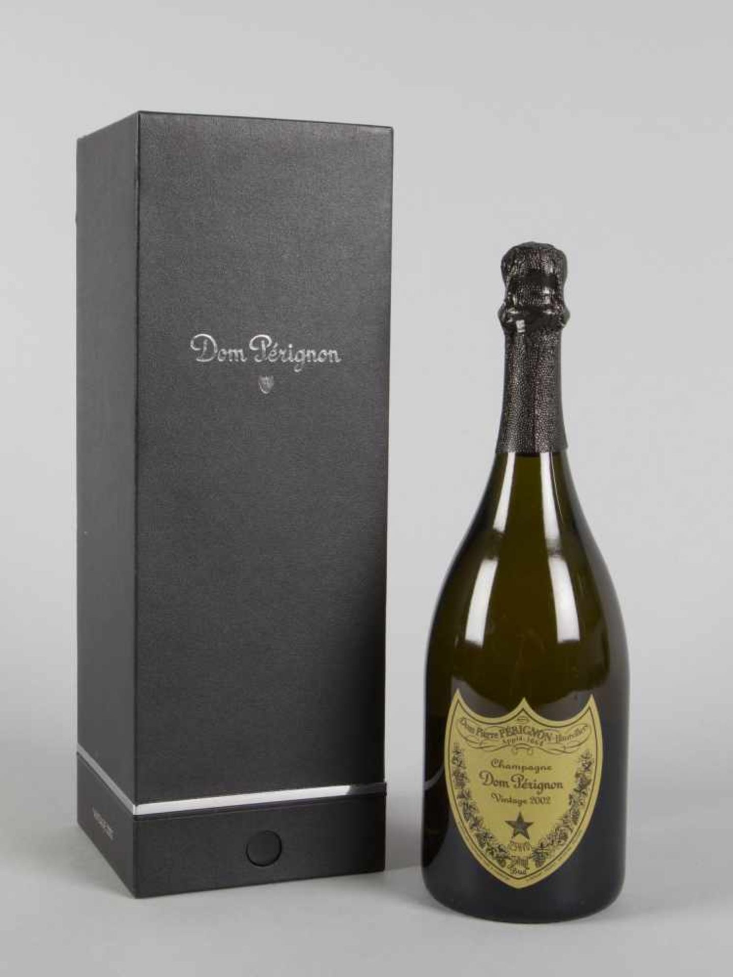 Flasche Dom Perignon Vintage 2002Brut. 12,5 % vol. 0,7 l. Orig.-Box vorhanden.