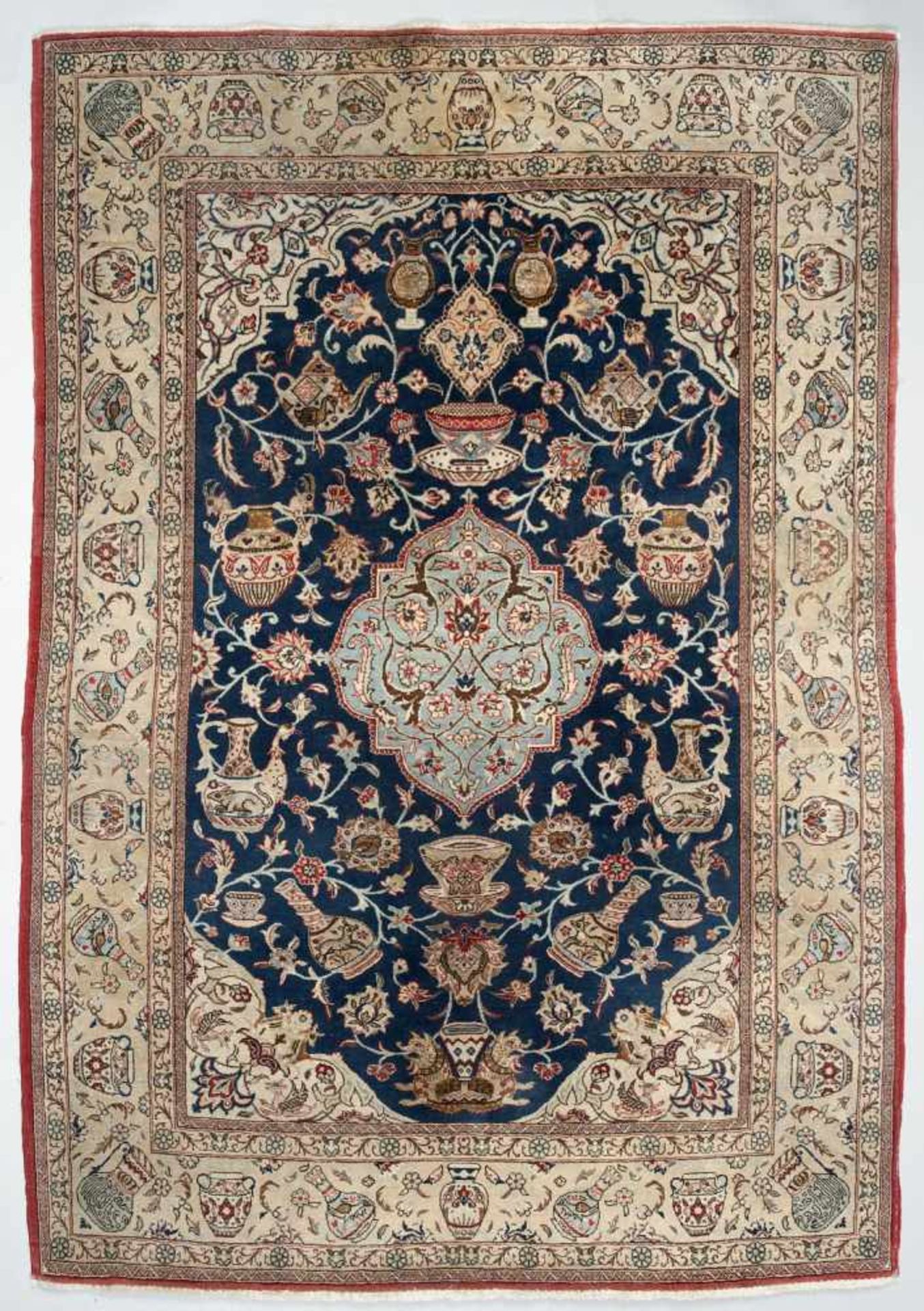 VasenteppichBlaugrundiger Spiegel. Vasenmotive. Persien. 207 x 138 cm. Abgetr. Verschmutzt.