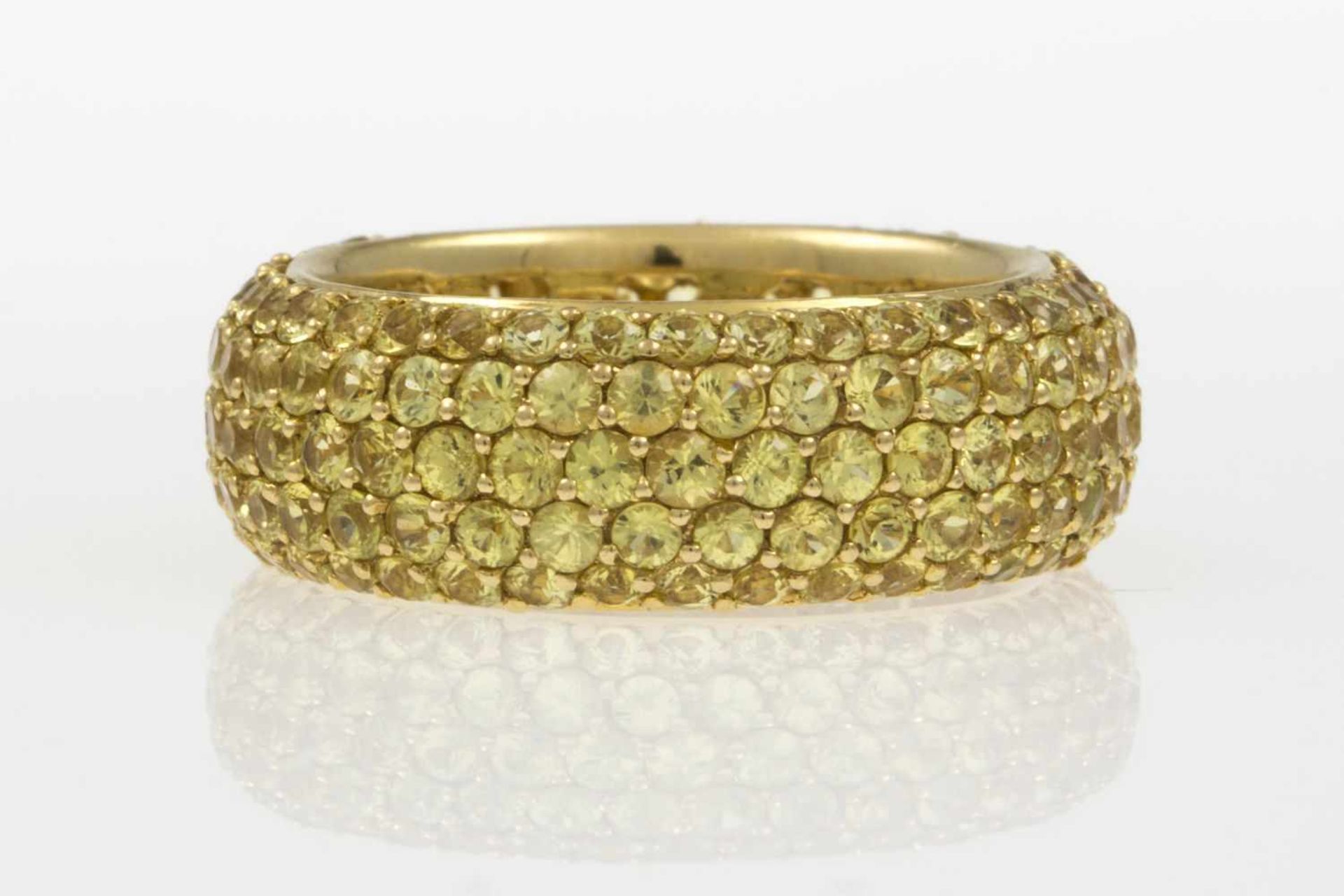 Diamant-BandringGelbgold 750. Gelbe Dia. in Pavé-Fassung zus. ca. 3,4-3,6 ct. RG 55/56. Ca. 7,5 g. - Bild 2 aus 2