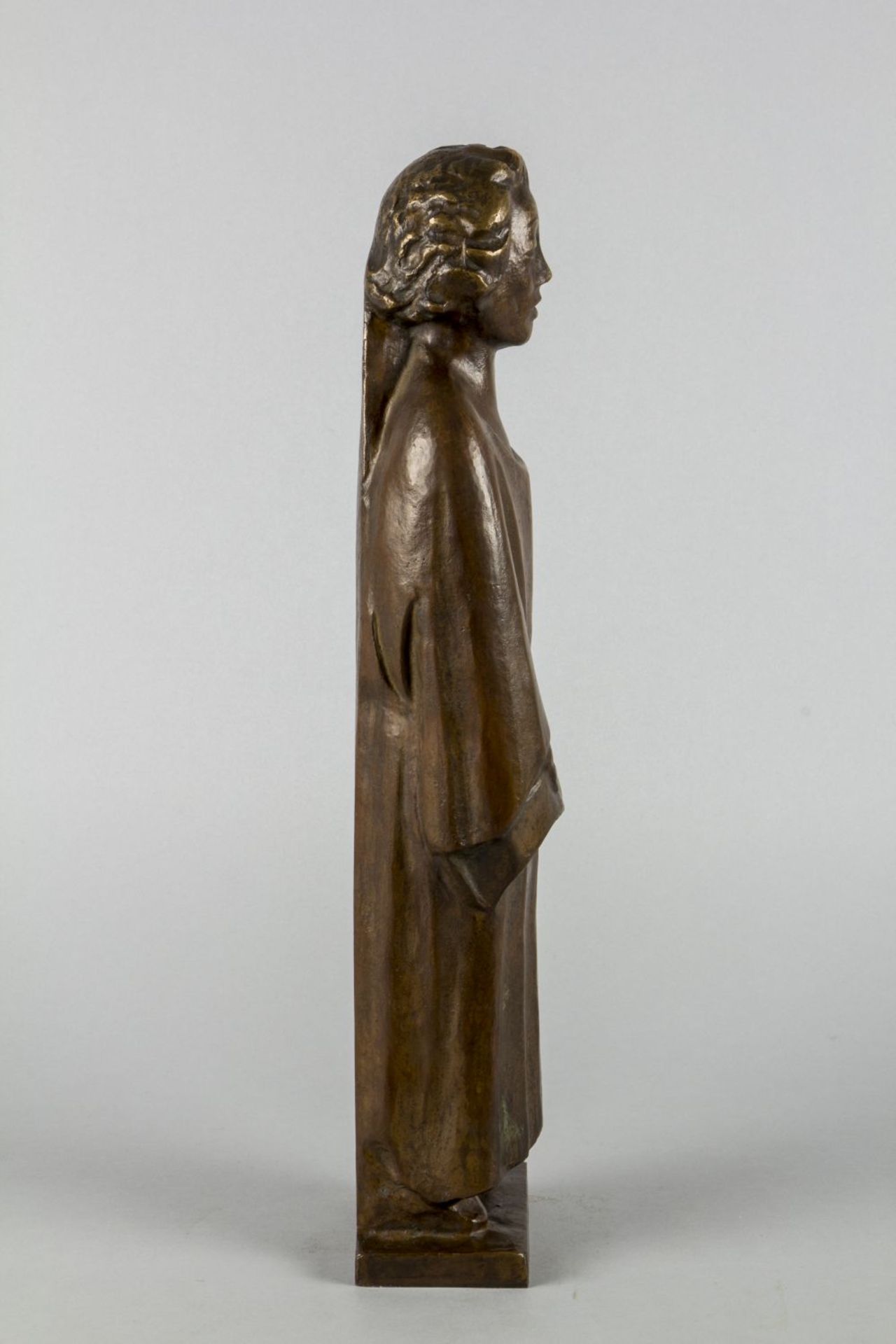 Barlach, Ernst. 1870 Wedel - Rostock 1938Der Sänger (singender Klosterschüler). Bronze, braun - Bild 7 aus 9