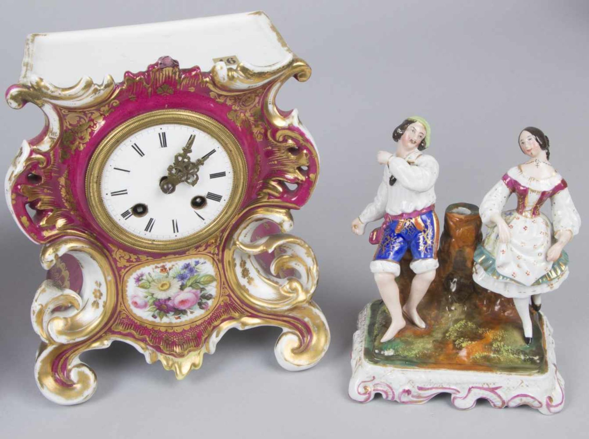 Zwei TischuhrenPolychrom bemaltes Porzellangehäuse mit Uhrwerk im Sockel. Abnehmbare - Bild 2 aus 5