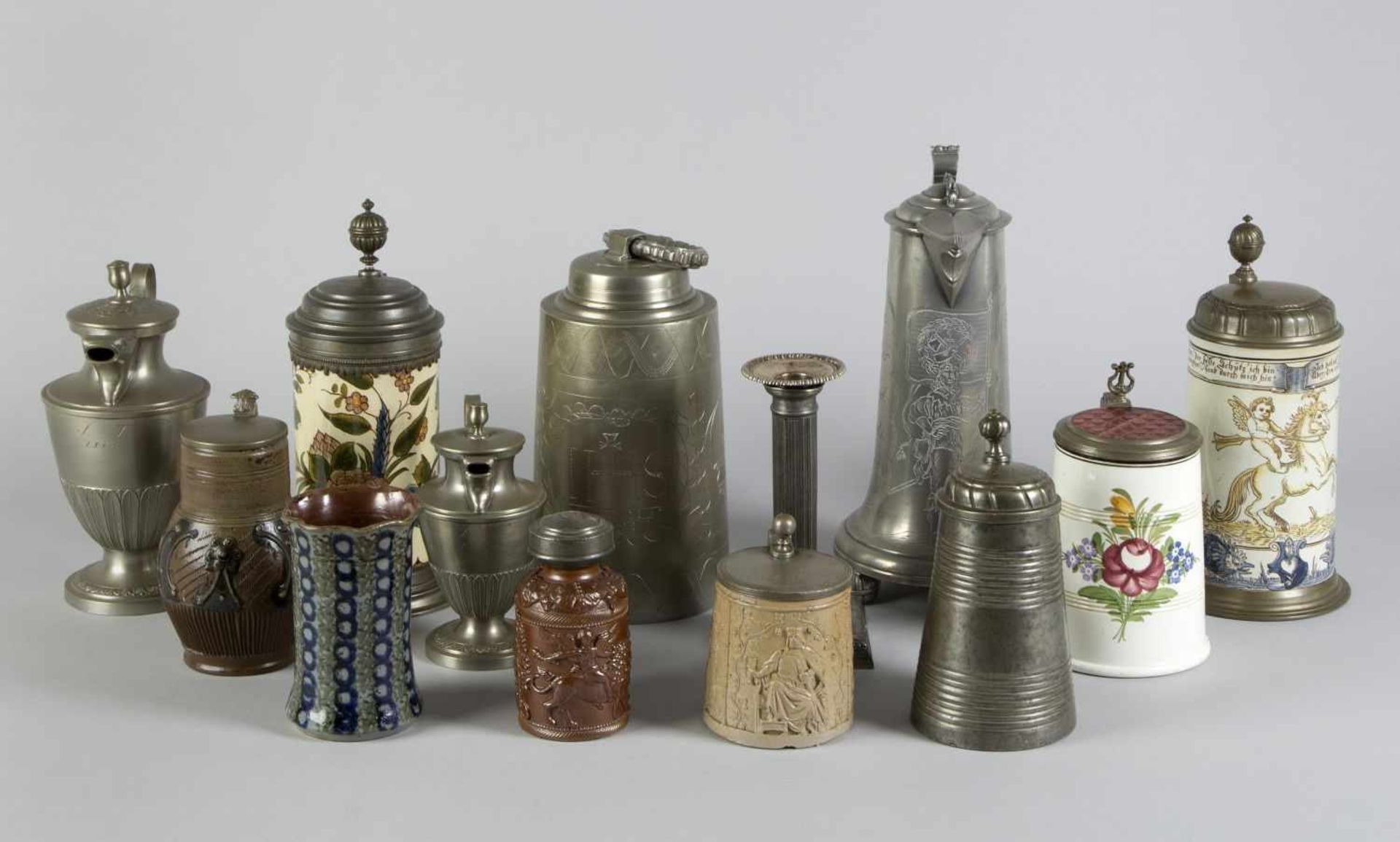 KonvolutKrüge, Kannen, Schraubflaschen u.a. Zinn bzw. Keramik mit Deckeln, Montierungen und