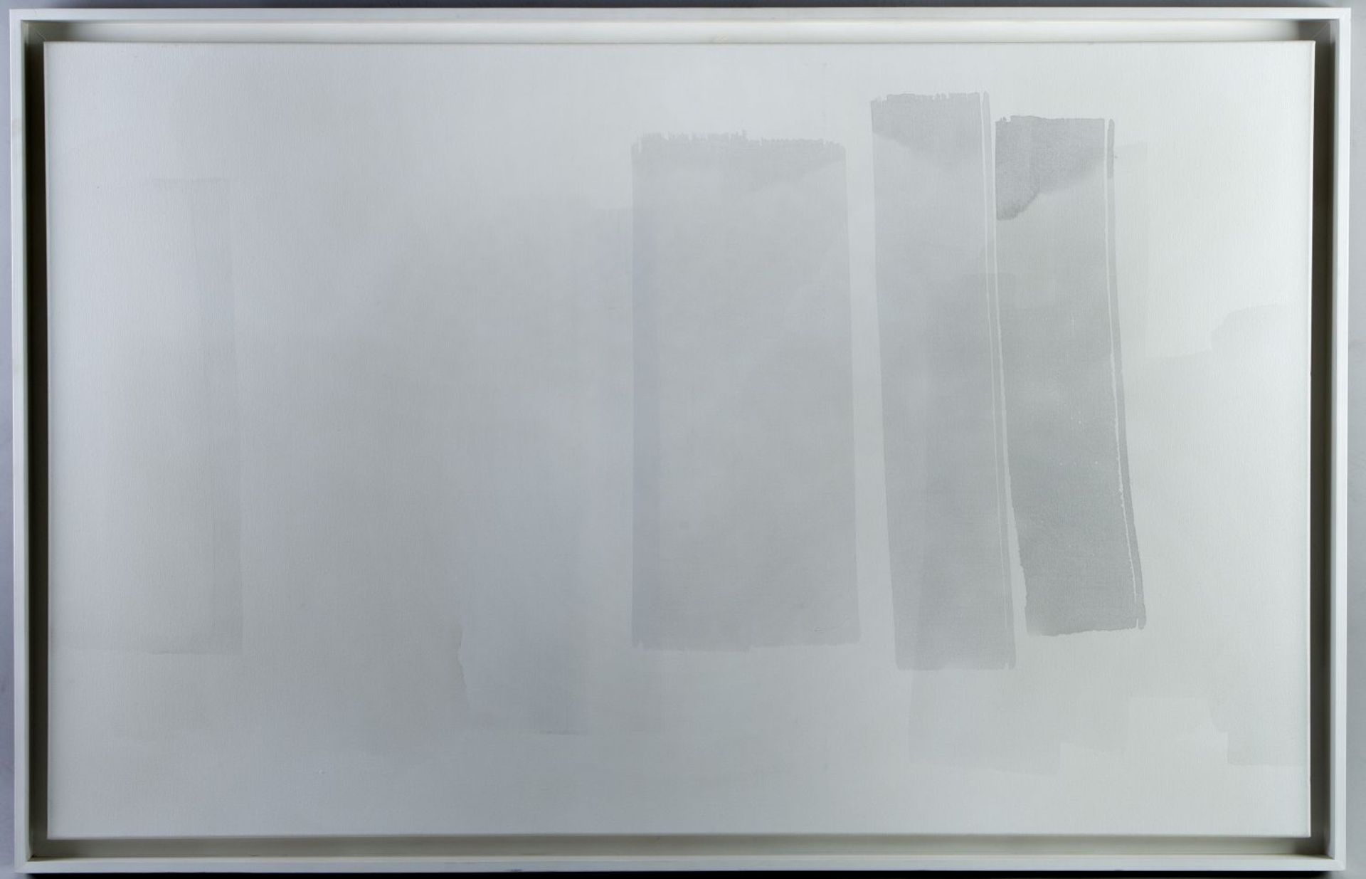 Dohr, Günther. 1936 Münster - Krefeld 2015Drei graue Balken auf Weiß. Acryl/Lwd. 100 x 160 cm.