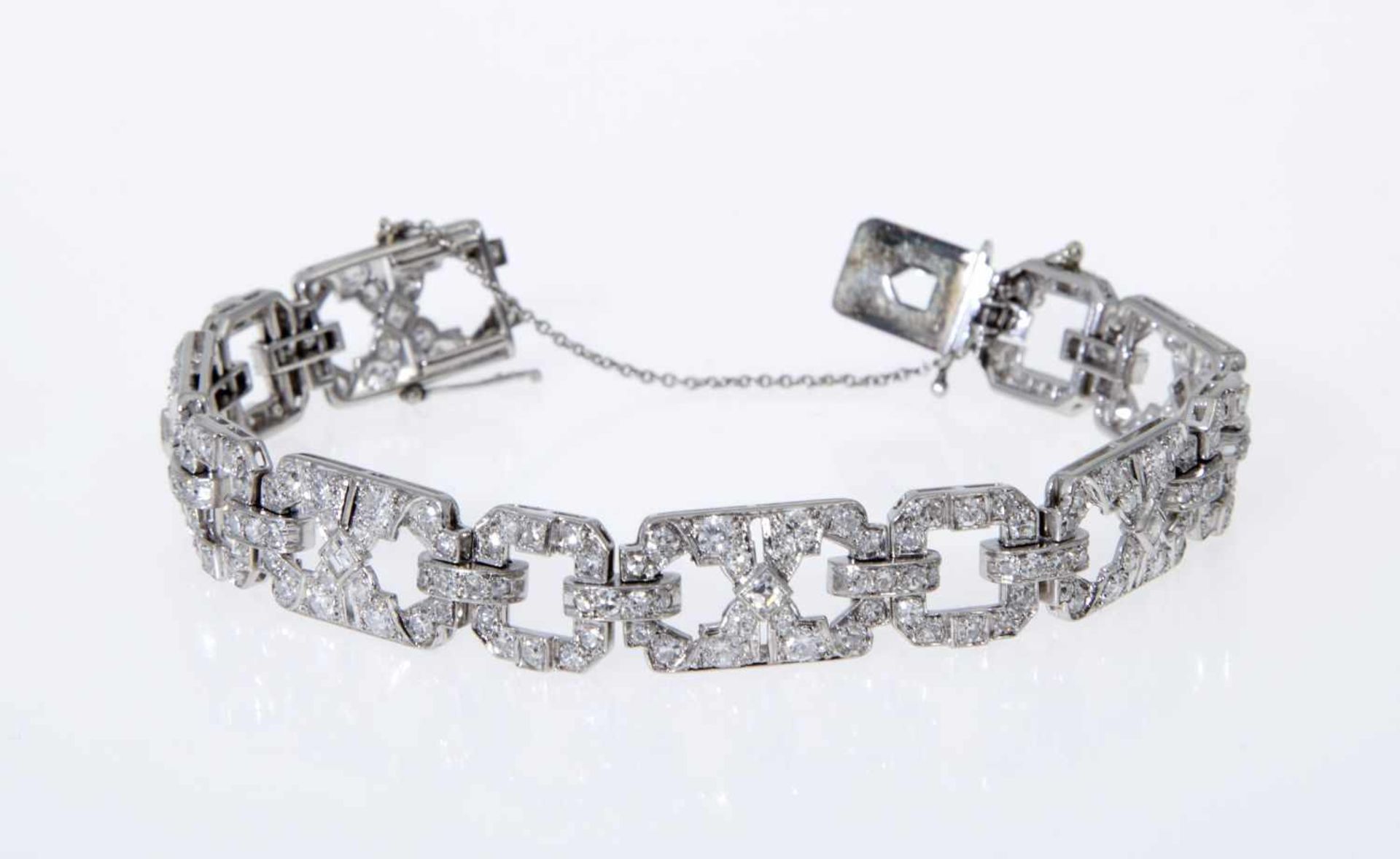 Feines Brillant-Diamant-ArmbandWeißgold 750 (geprüft). Rechteckige und viereckige Glieder im - Bild 2 aus 2