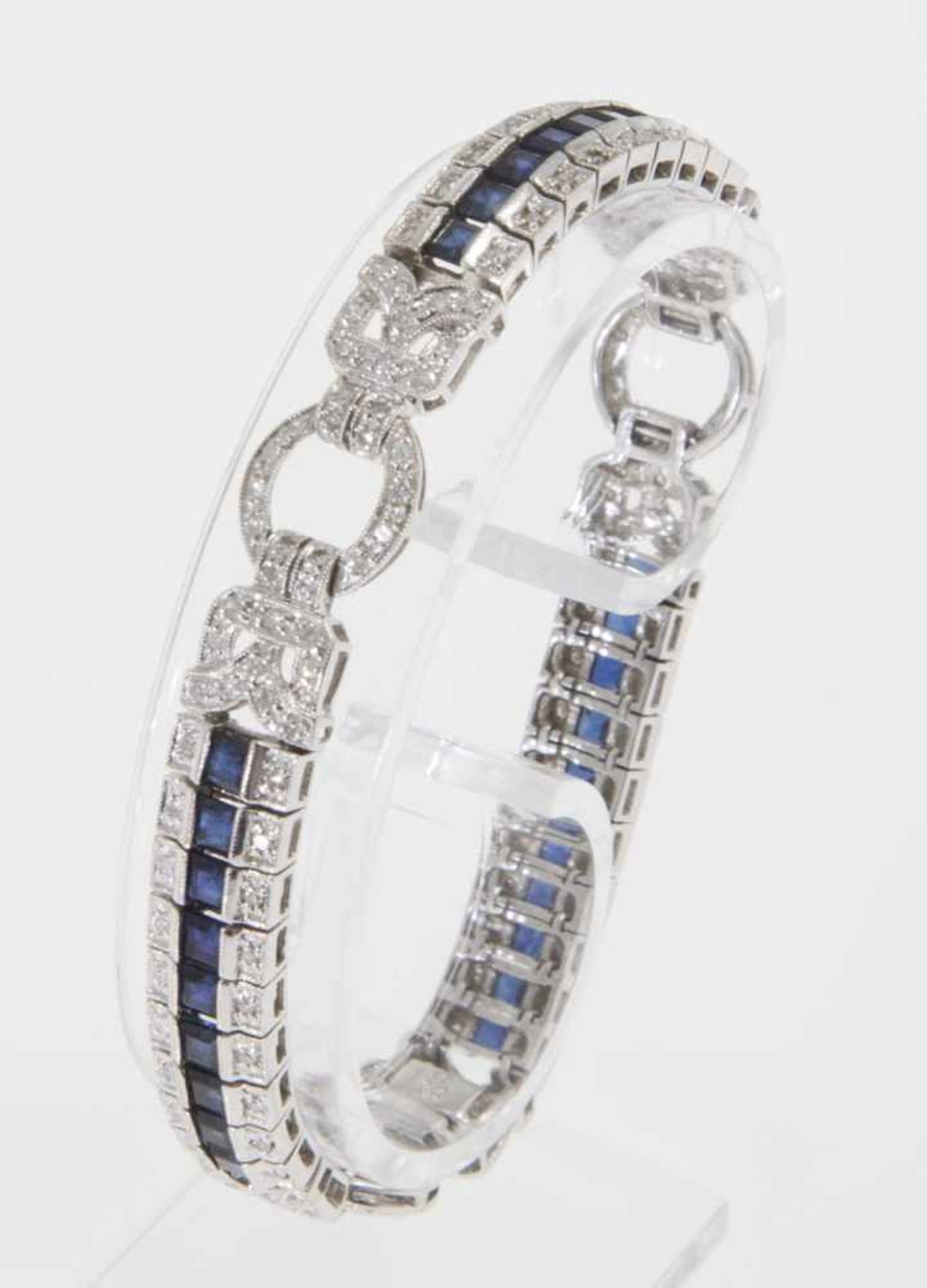 Feines Art déco-Saphir-Diamant-ArmbandWeißgold 750. Ausgefasst mit Saphircarrés und ca. 160