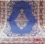 Sarough, Persien, dunkelgrundig mit zentralem Medaillon, floralen Motiven, Fransengekürzt, 360x250