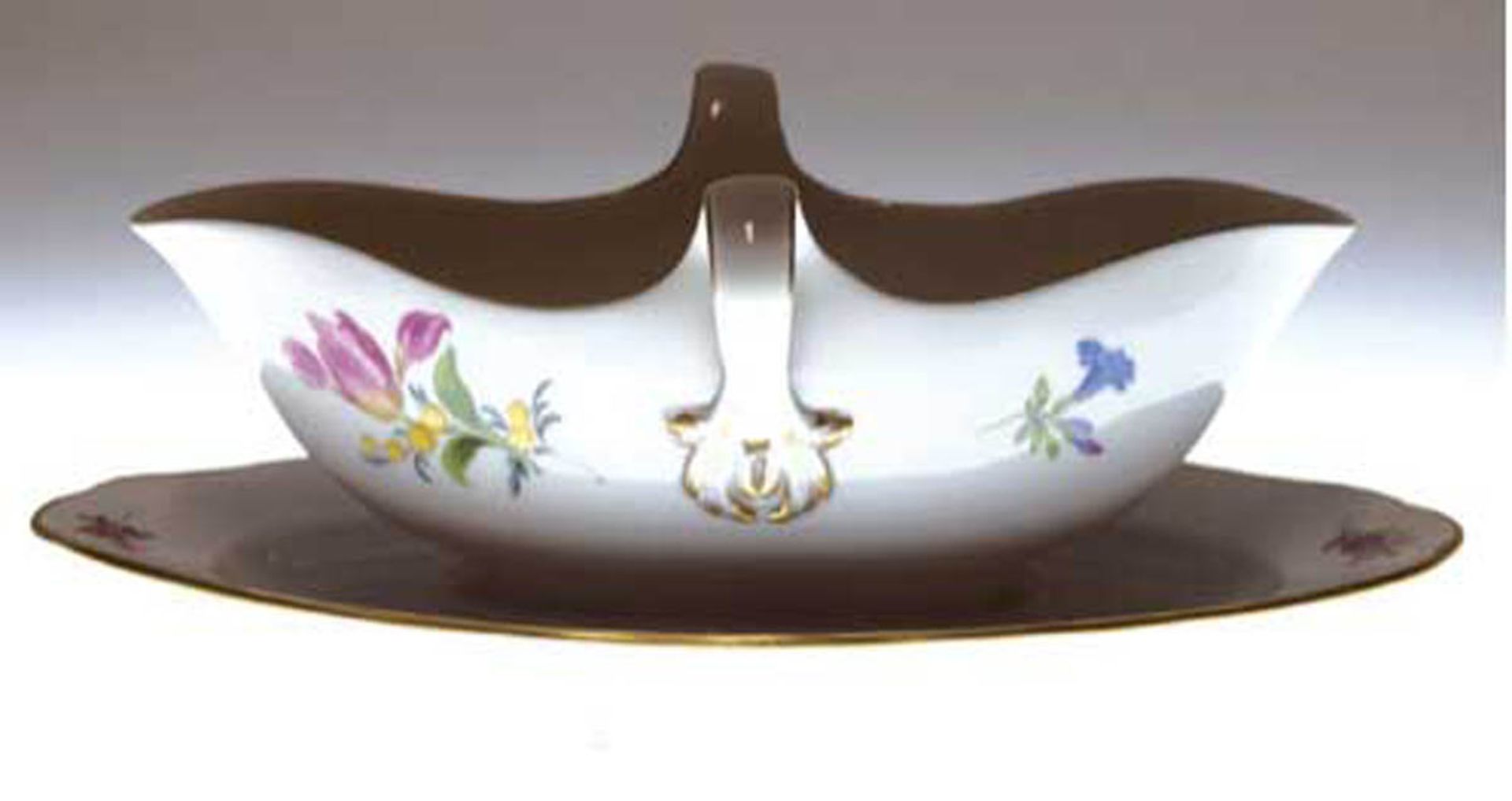 Meissen-Sauciere, Bunte Blume 2, Goldrand, 2. Wahl, 2 seitliche Handhaben, L. 25 cm
