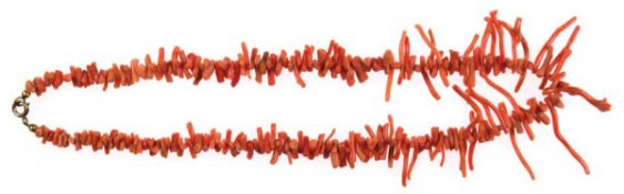 Korallenkette, Glieder in Stab- und Astform, L. 43 cm