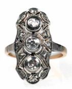 Art Deco Ring um 1920, 585er GG und Platin, Brillanten ca.1x 0,15, 1x 0,30, 1x 0,15, zus.ca. 0,60