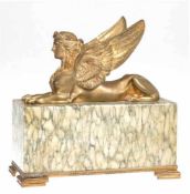 Figur "Sphinx", Anf. 19. Jh., vergoldet, H. 12 cm, L. 20,5 cm, auf Mamorsockel mitMessingmontierung,