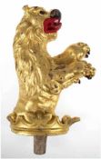 Bekrönung in Löwenform auf Krone, halbplastisch geschnitzt und vergoldet, 28x16 cm