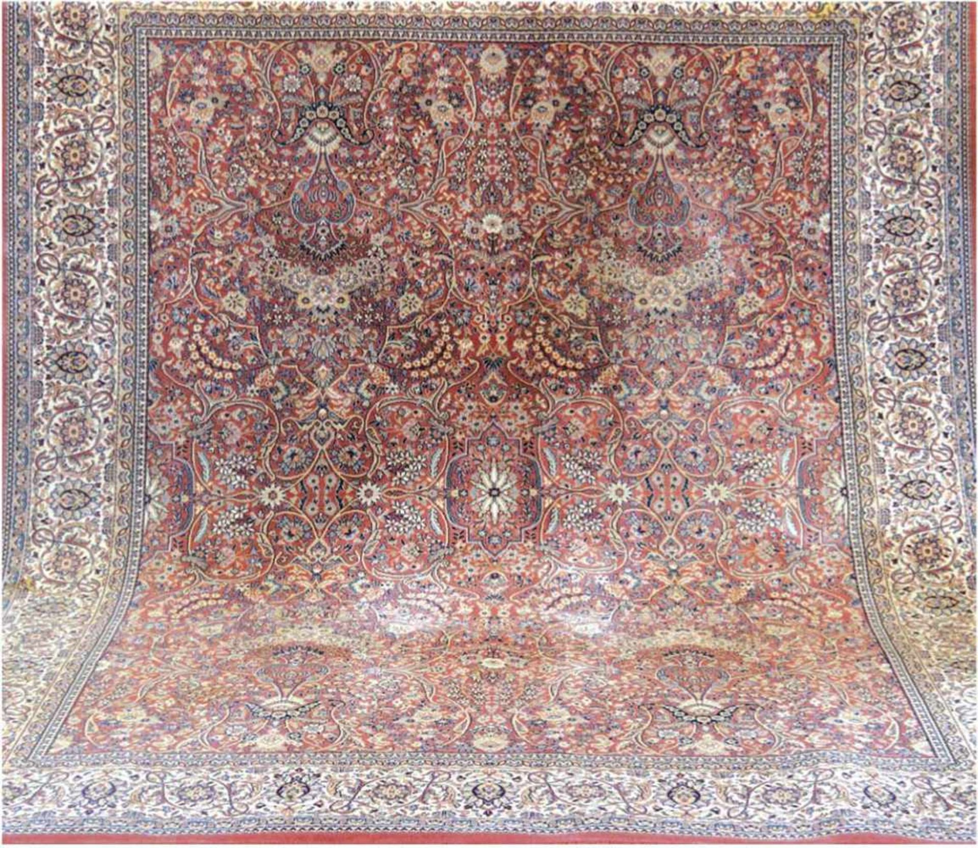 Webteppich, Orient, rotgrundig mit zentralem Medaillon u. floralen Muster, guter Zustand,295x235 cm